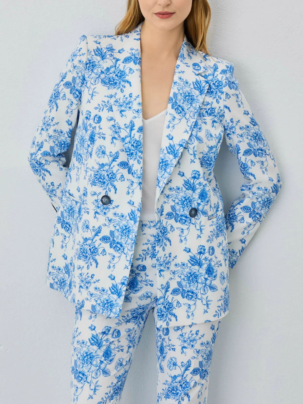 Blazer De Trespasse Em Mistura De Rayon Com Estampa Floral