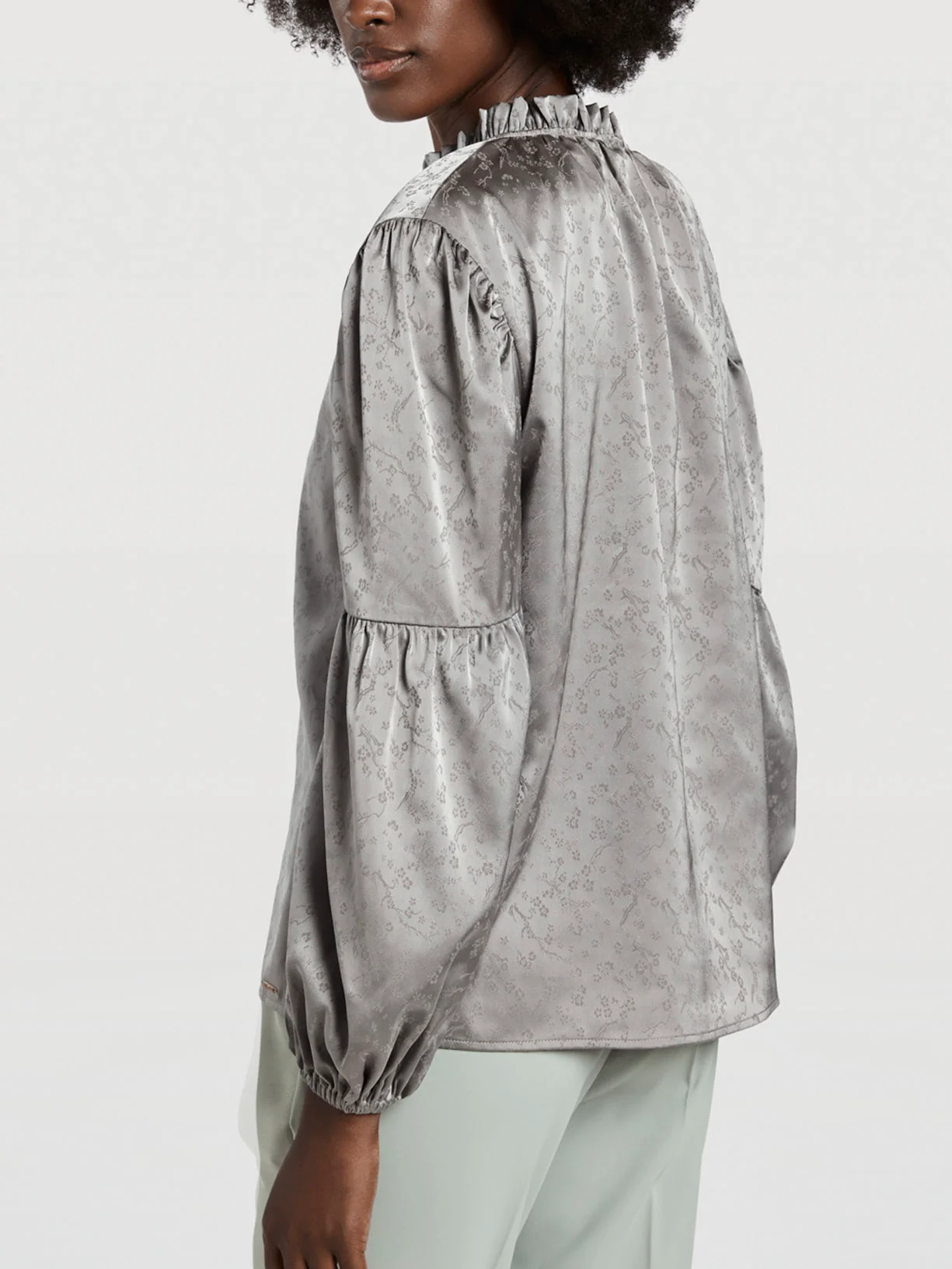 Blusa com folho na gola - Image 3