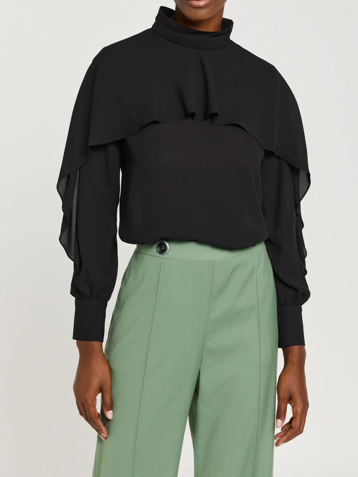 Blusa com folhos na frente