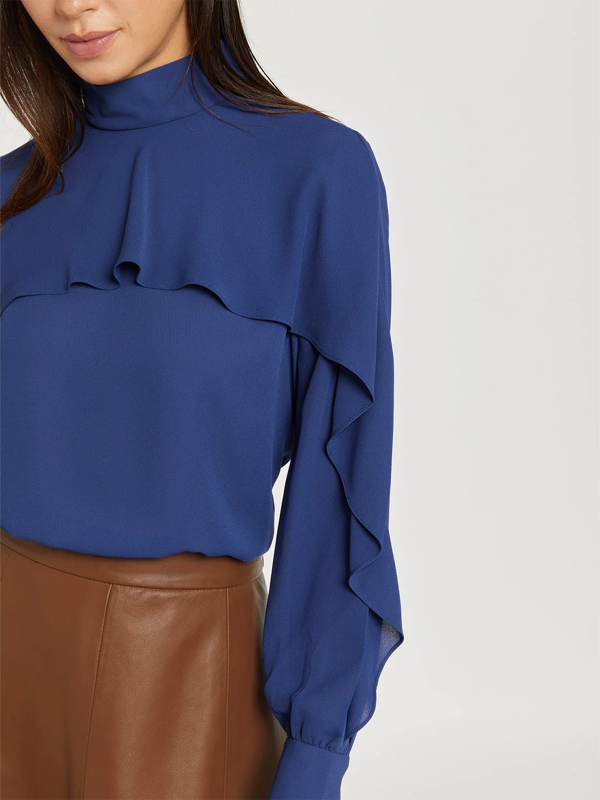 Blusa com folhos na frente - Image 7