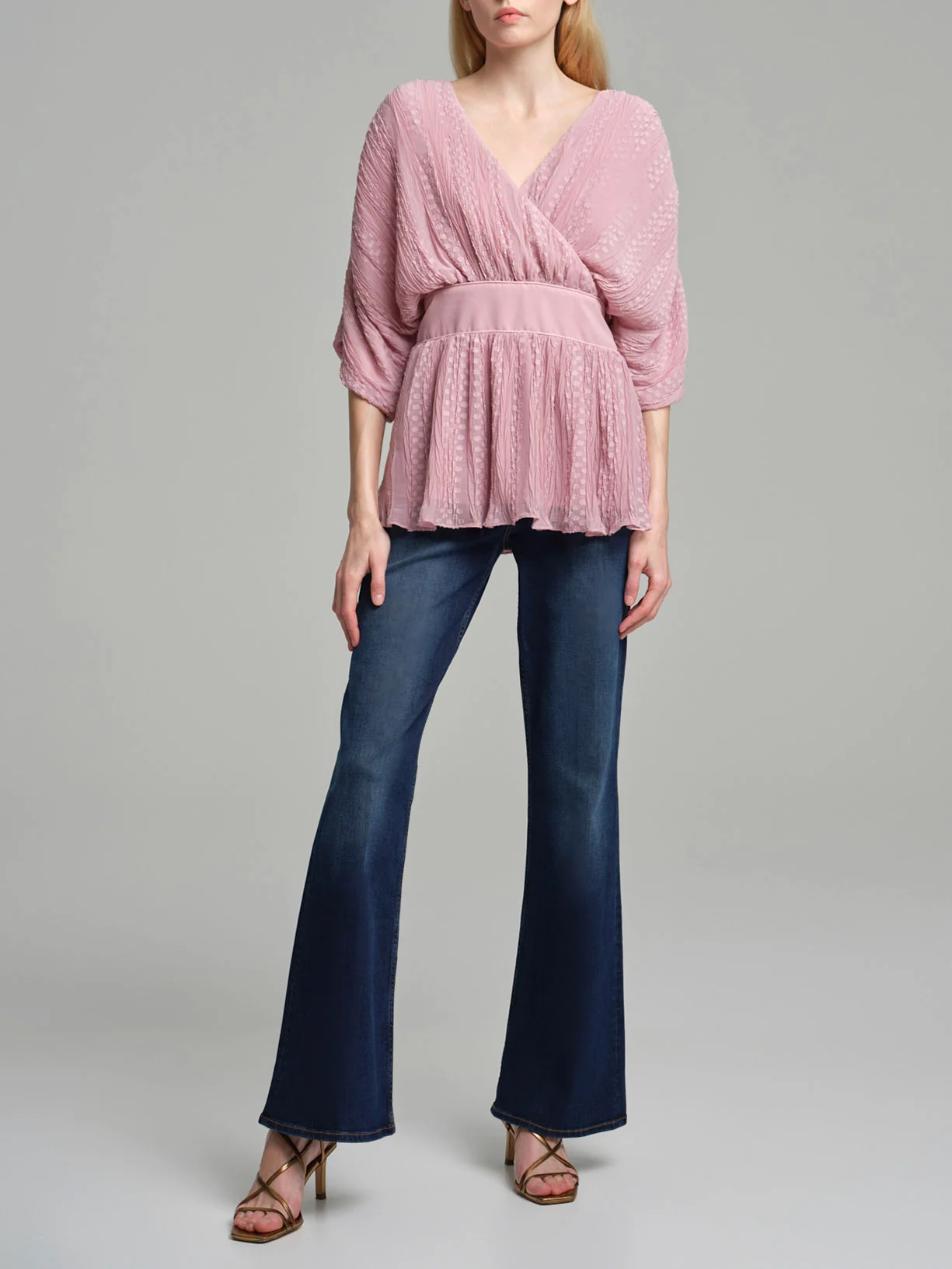 Blusa em forma de leque fit & flare em tecido plissado - Image 5