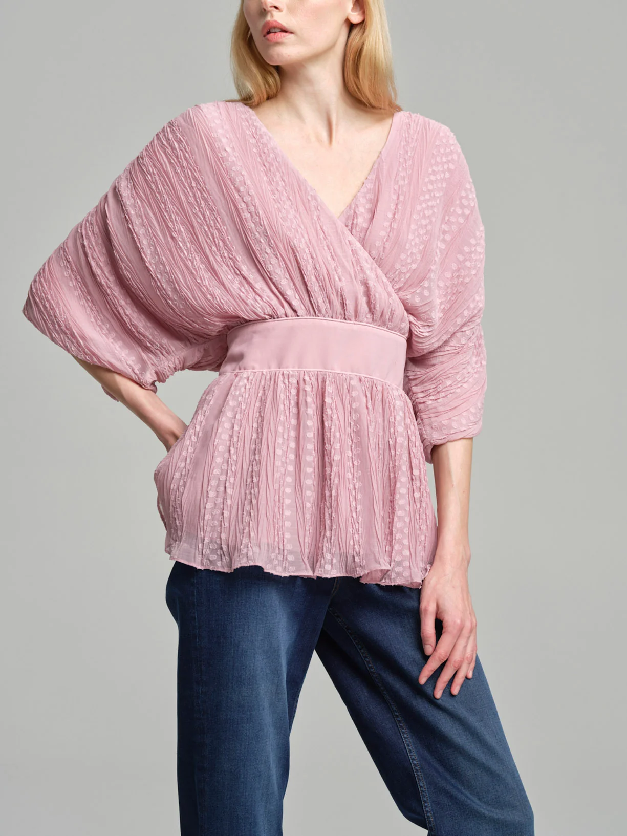 Blusa em forma de leque fit & flare em tecido plissado - Image 7