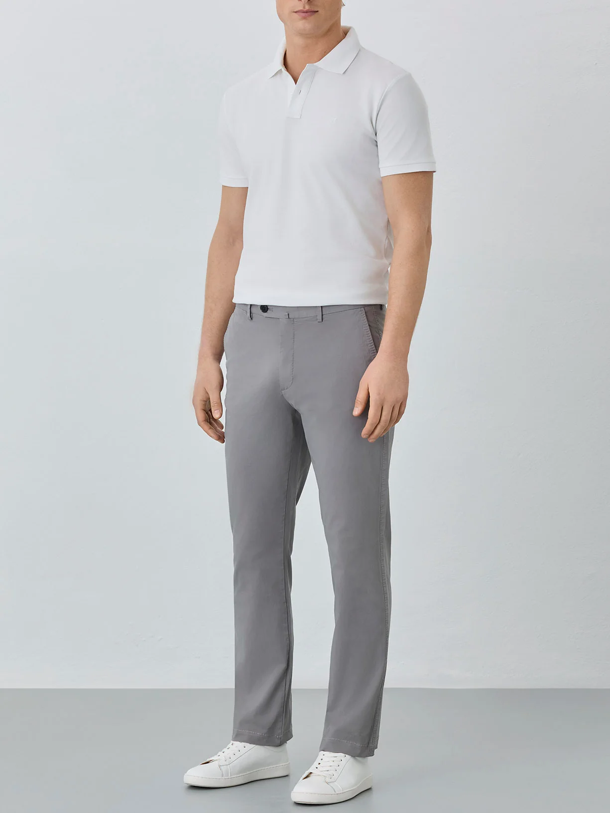 Calça Chino Regular Fit Com Bolso Relógio - Image 20