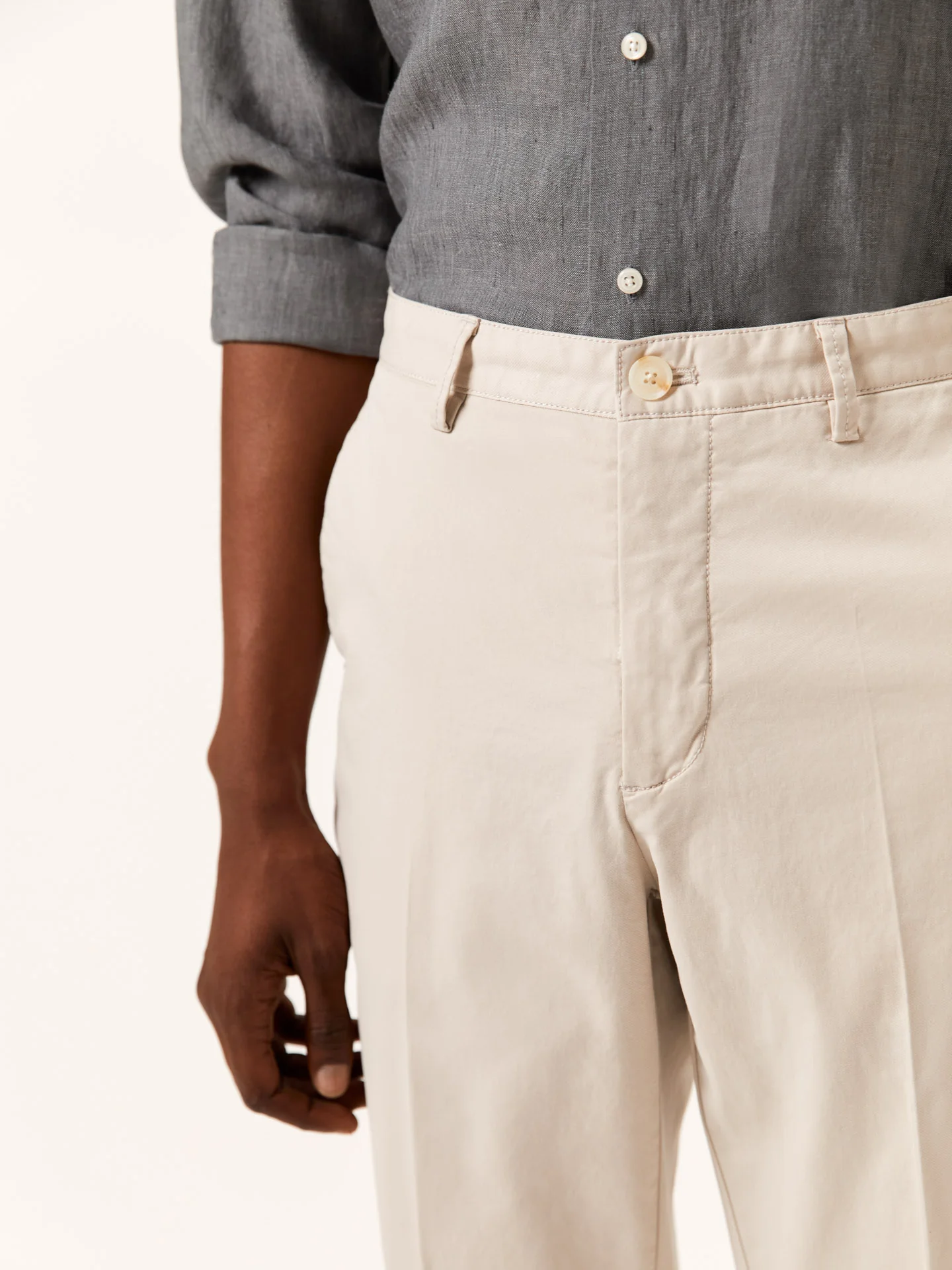 Calças casuais slim fit em canvas garment dye - Image 11