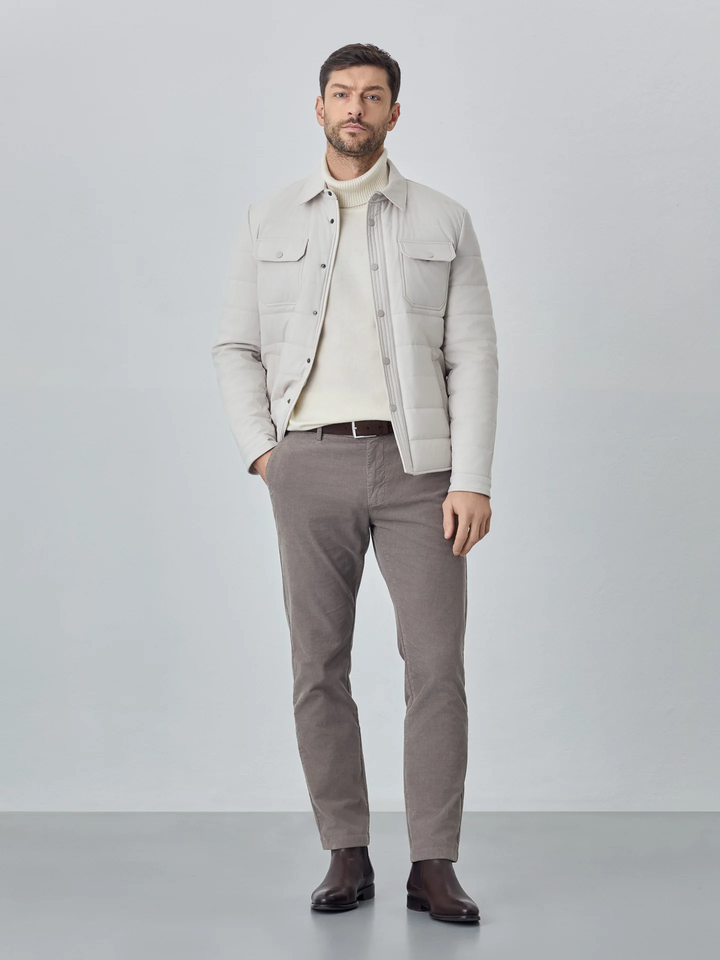 Calças chino garment dye slim fit em bombazine - Image 20