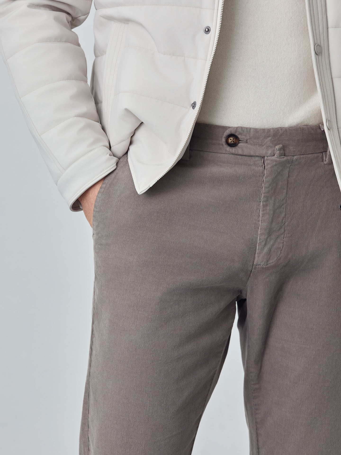 Calças chino garment dye slim fit em bombazine - Image 21