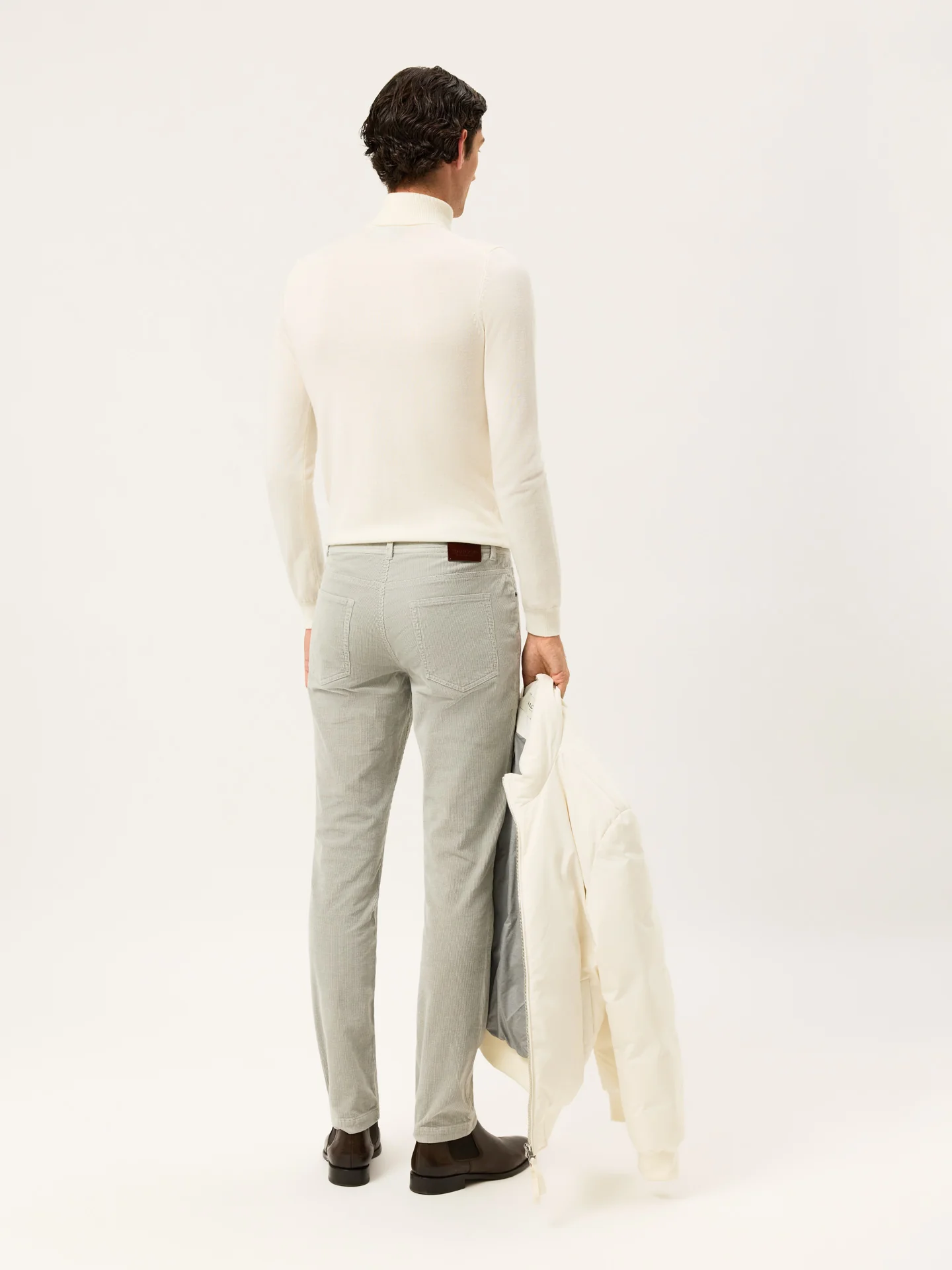 Calças Chino Slim Fit em Bombazine com Mistura de Algodão e Modal - Image 7
