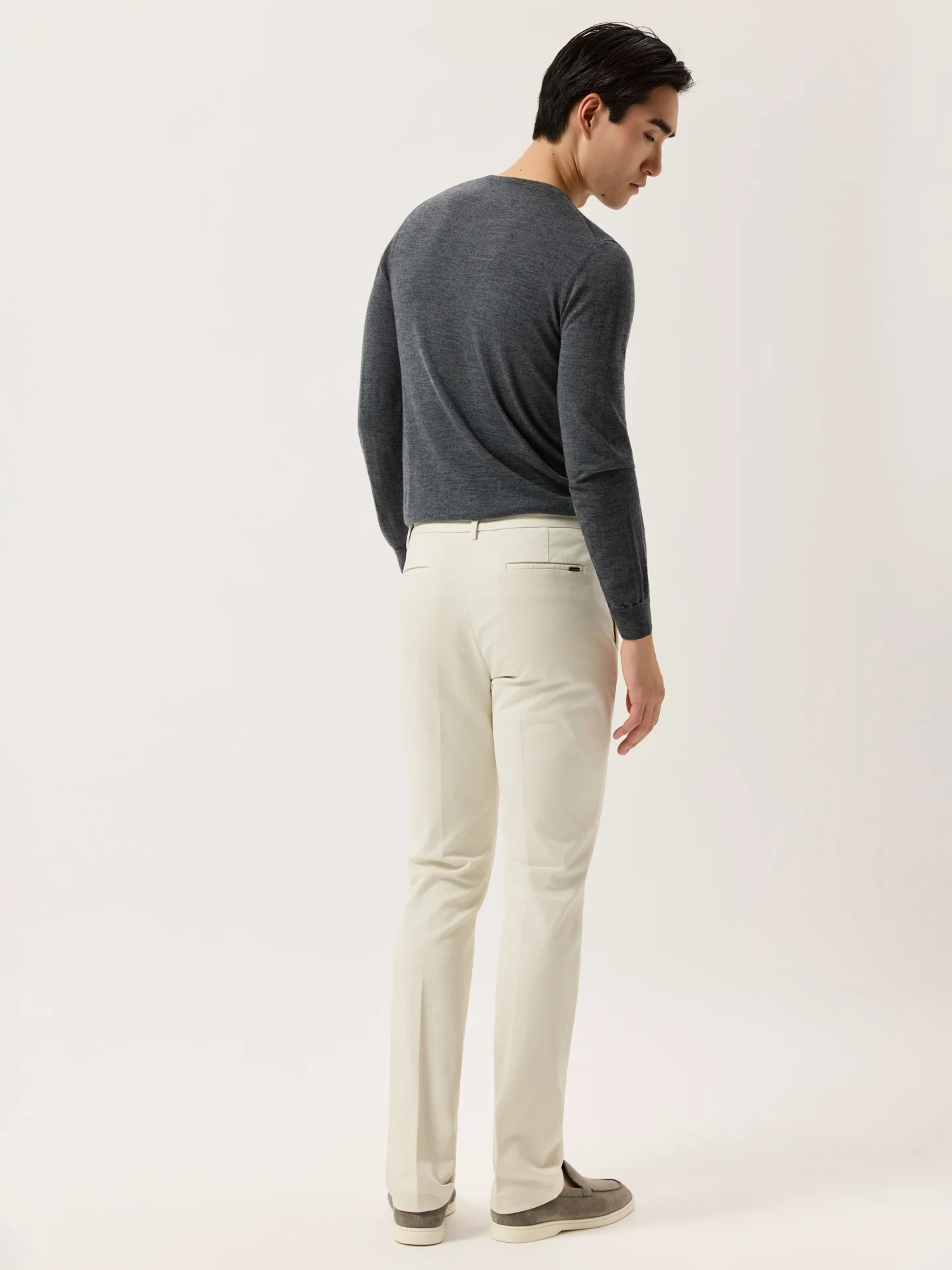 Calças Chino Slim Fit em Sarja Faded Garment Dye - Image 11