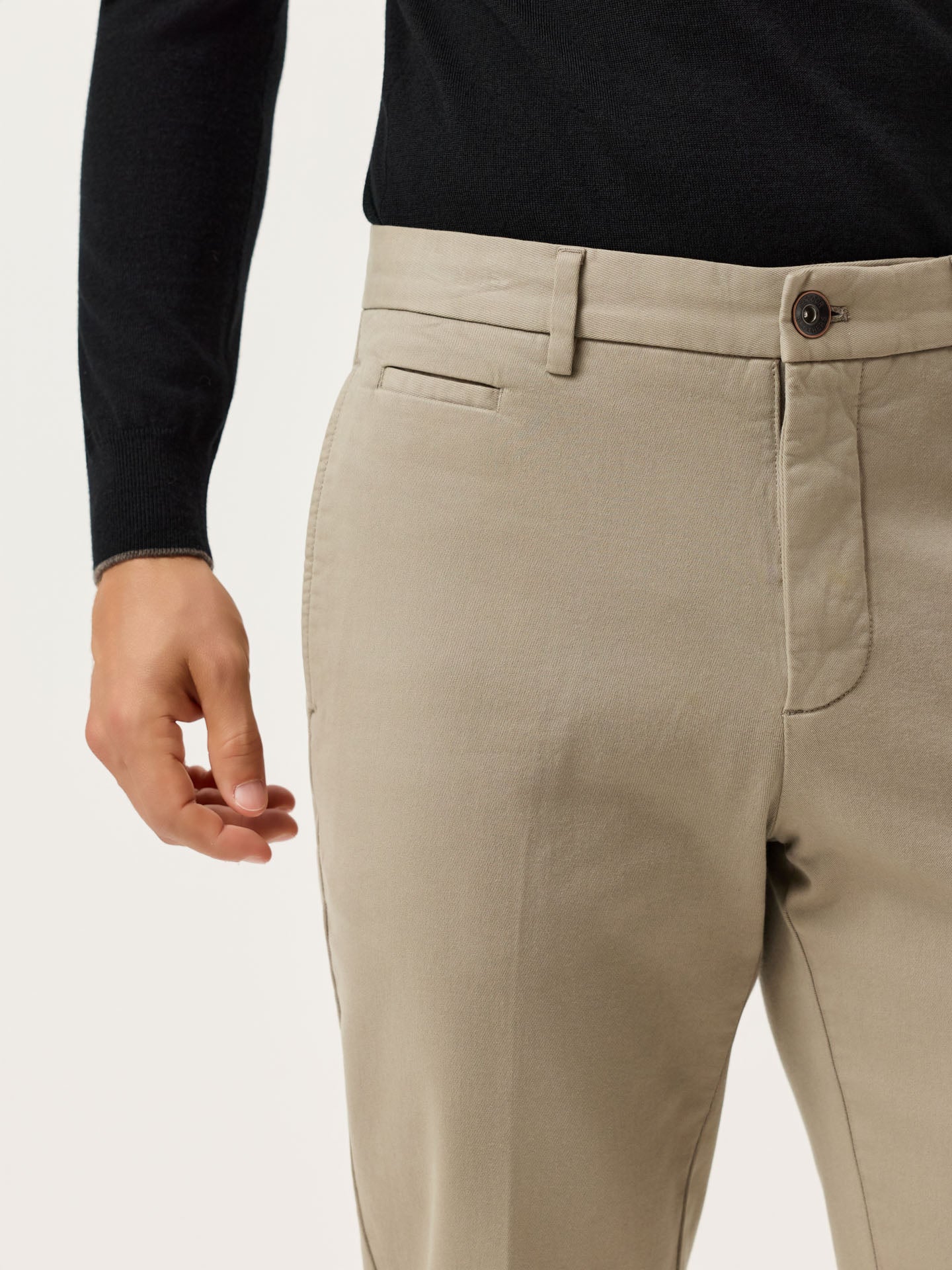 Calças Chino Slim Fit em Sarja Faded Garment Dye - Image 22