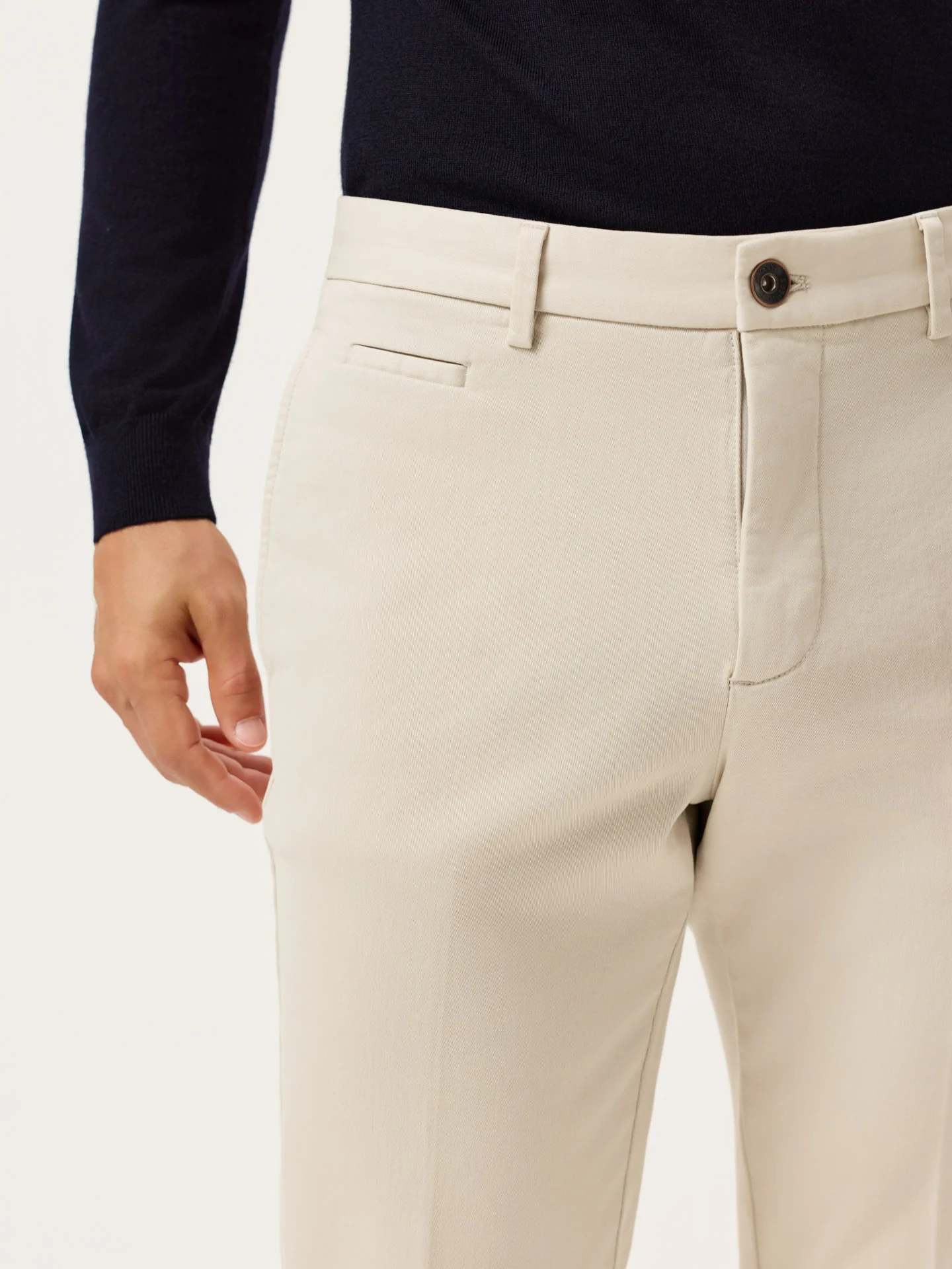 Calças Chino Slim Fit em Sarja Faded Garment Dye - Image 26