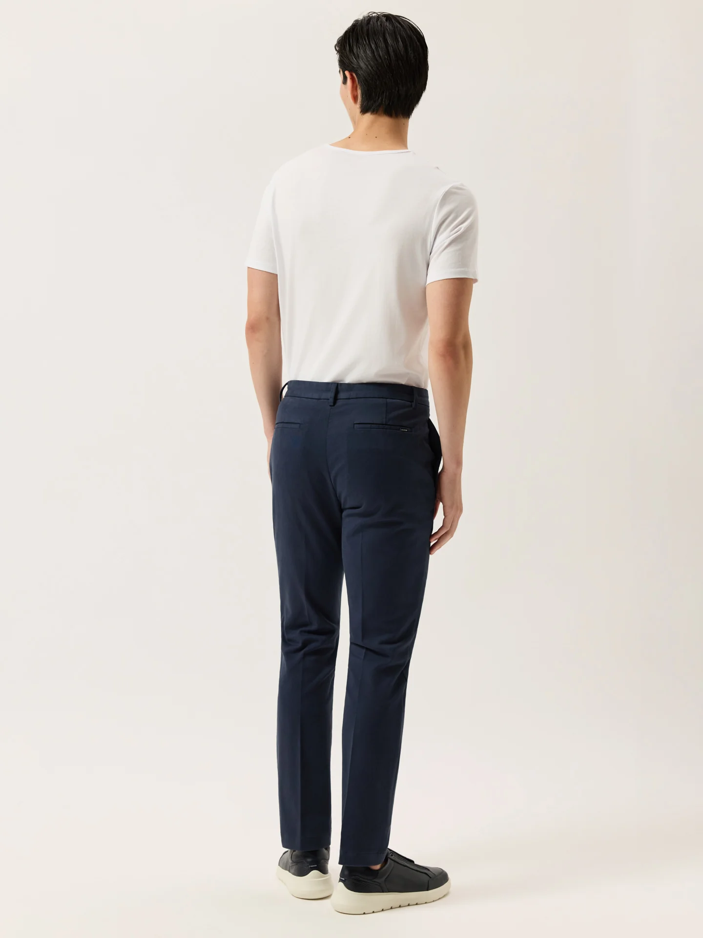 Calças Chino Slim Fit em Sarja Faded Garment Dye - Image 7