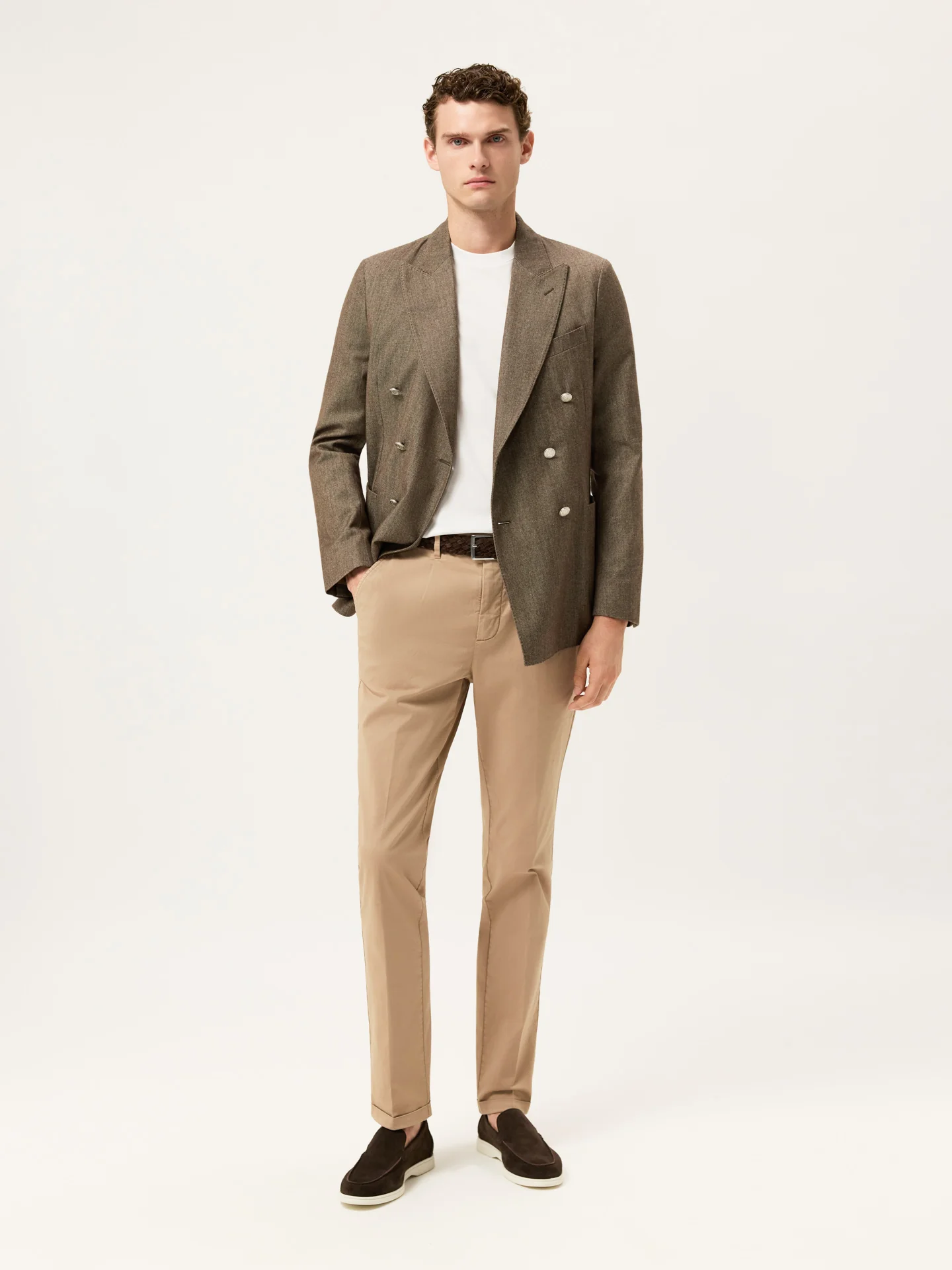 Calças Chino Slim Fit em Sarja Leve com Prega na Frente Garment Dye