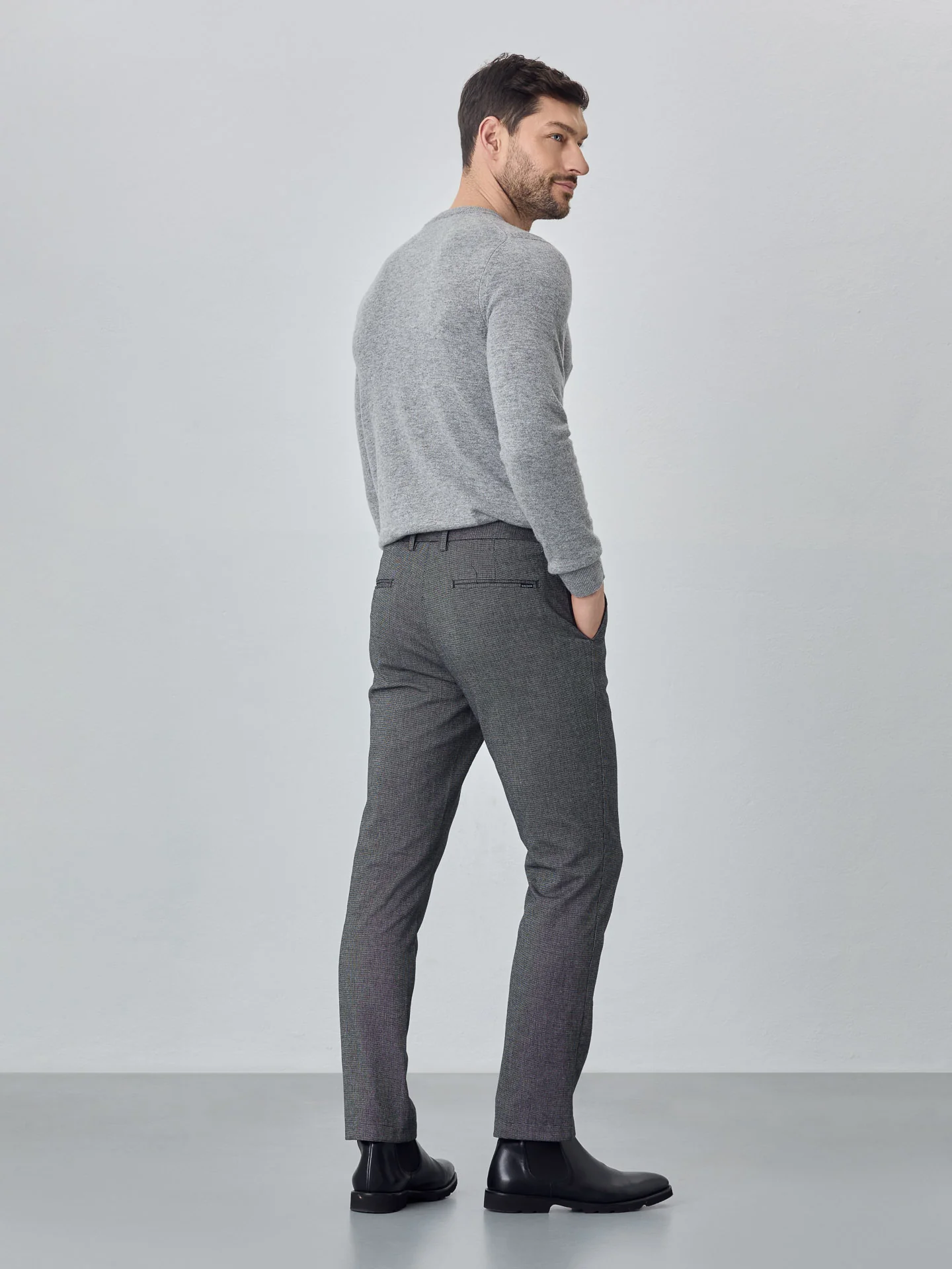 Calças chino slim fit padrão nailhead - Image 3