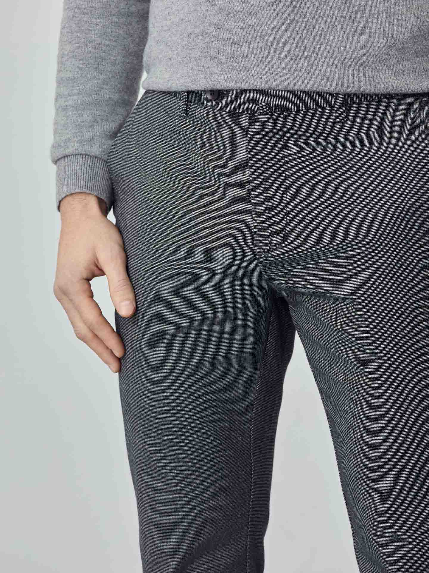 Calças chino slim fit padrão nailhead - Image 4