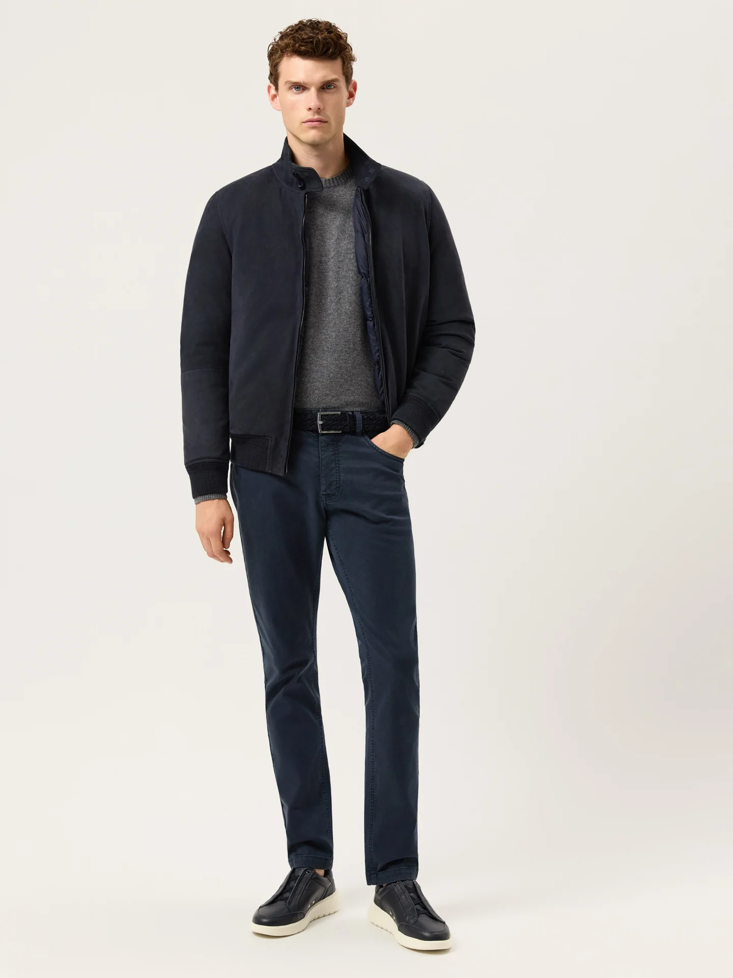 Calças Slim Fit em Denim de algodão e Tencel Garment Dye