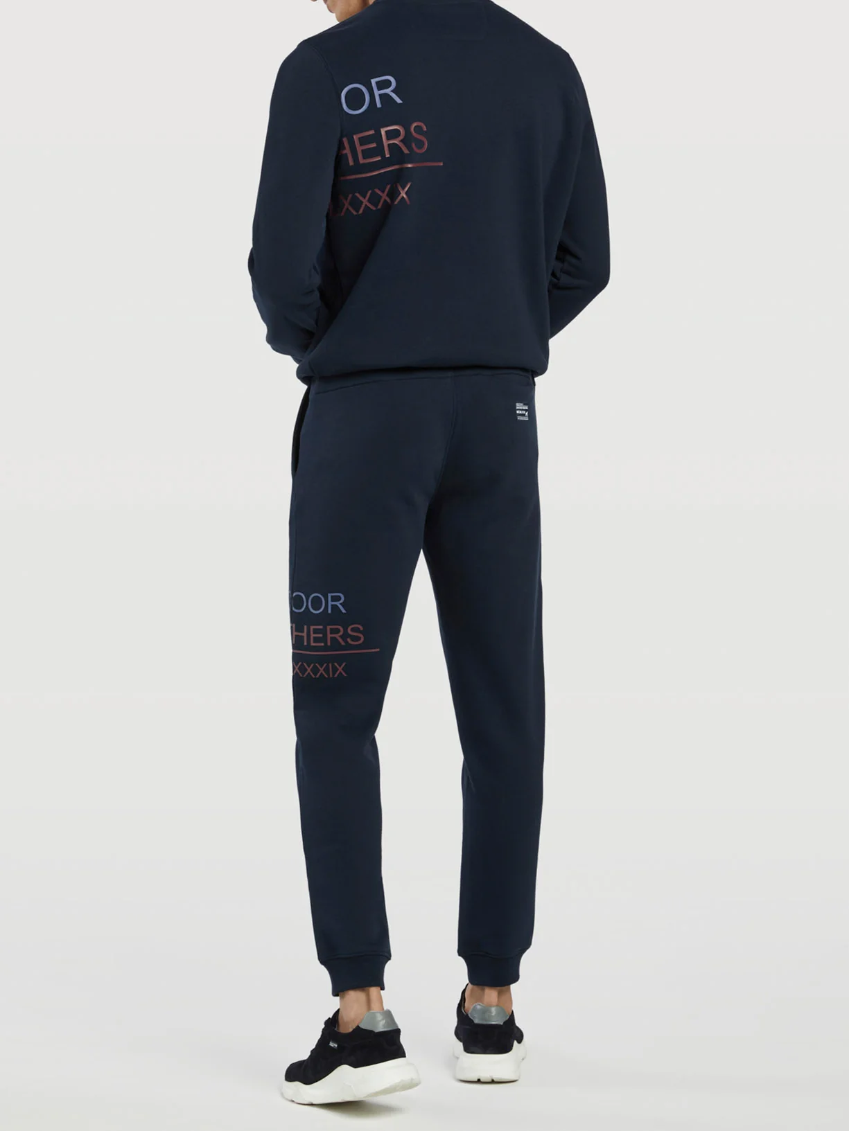 Calças sportswear da coleção Gen Z - Image 4