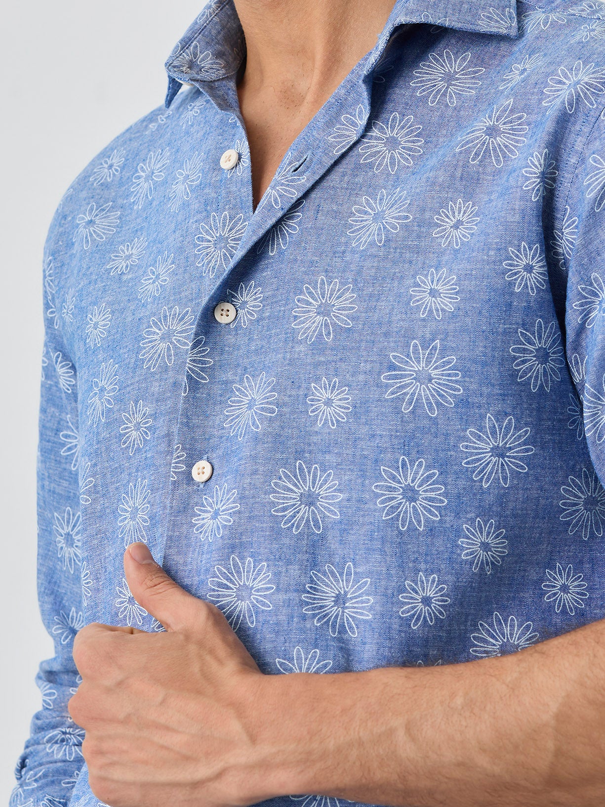 Camisa Fit Slim Com Colarinho Aberto Em Algodão Linho Estampado - Image 2