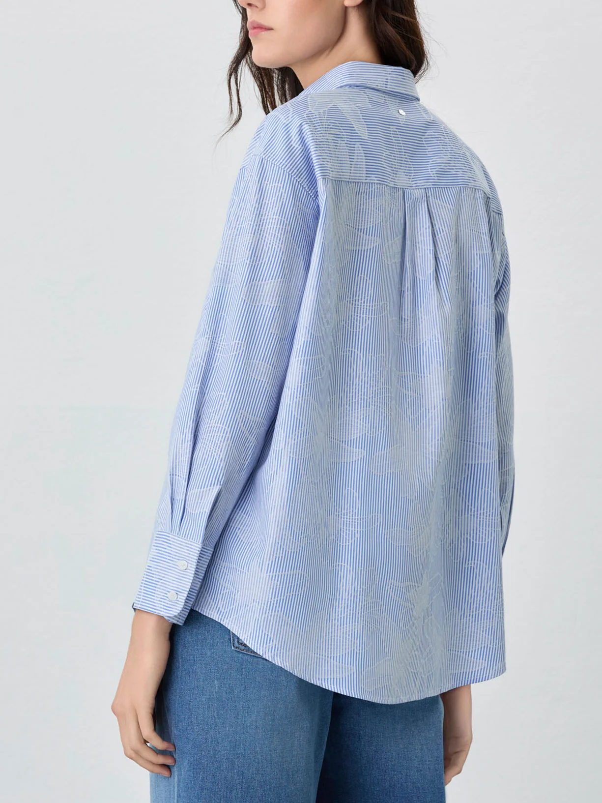 Camisa Loose Fit Com Bolso Em Tecido Jacquard Floral De Algodão - Image 3