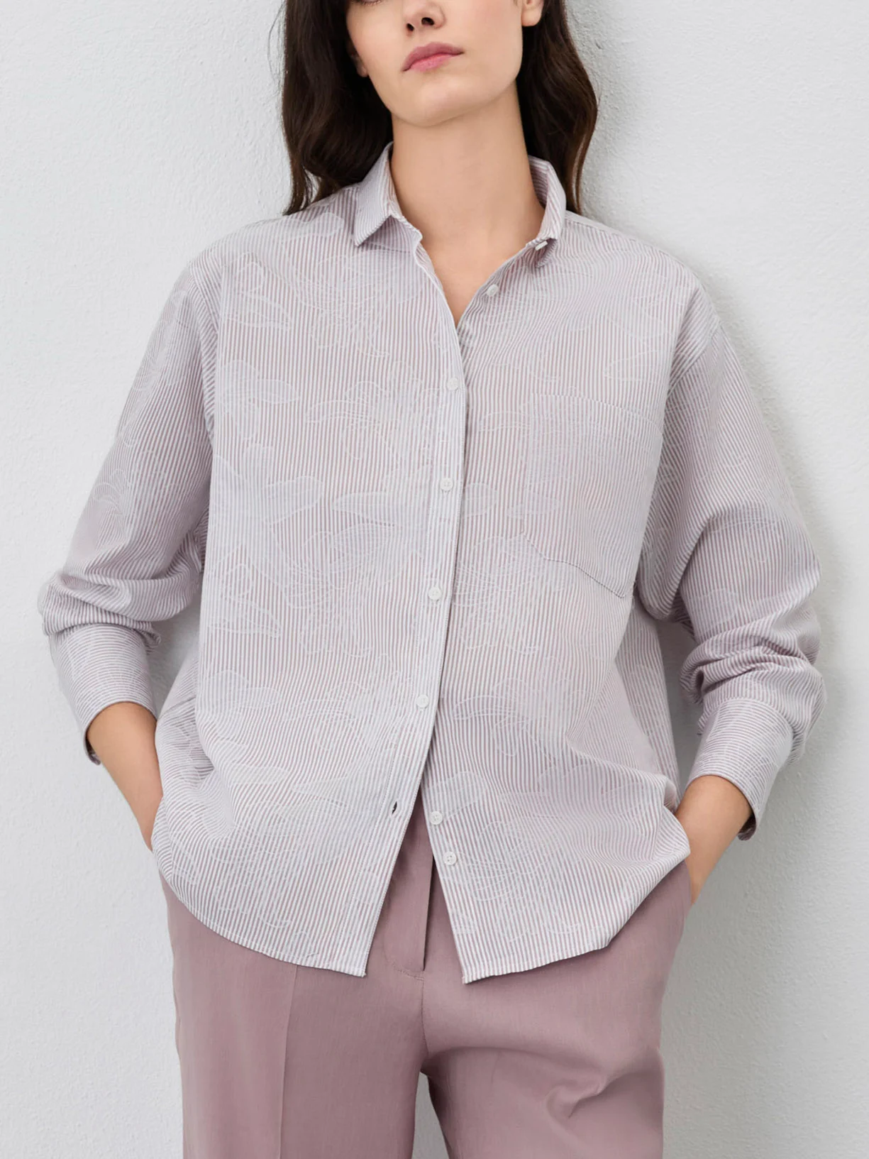 Camisa Loose Fit Com Bolso Em Tecido Jacquard Floral De Algodão - Image 5