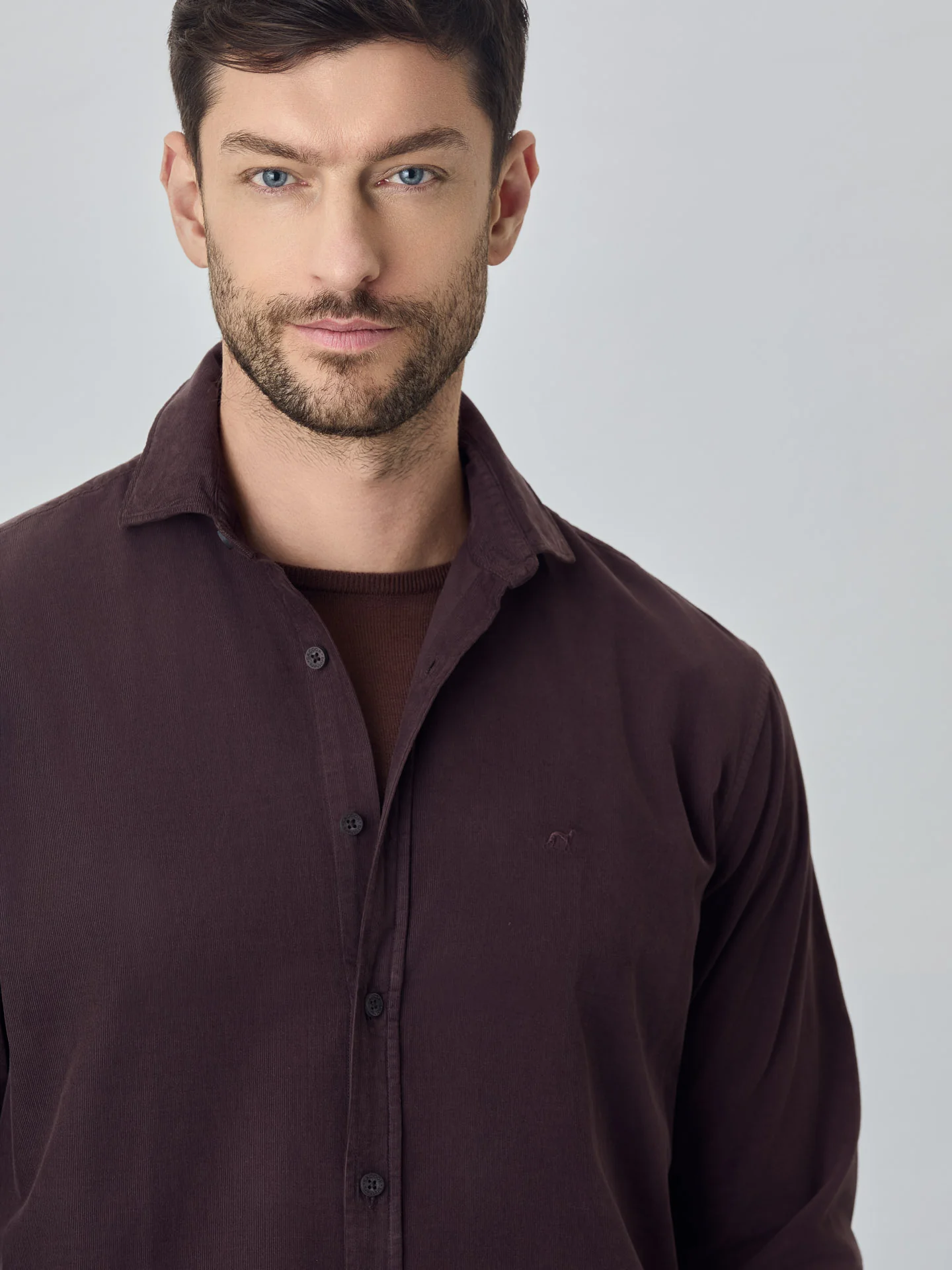 Camisa needlecord macio garment dye