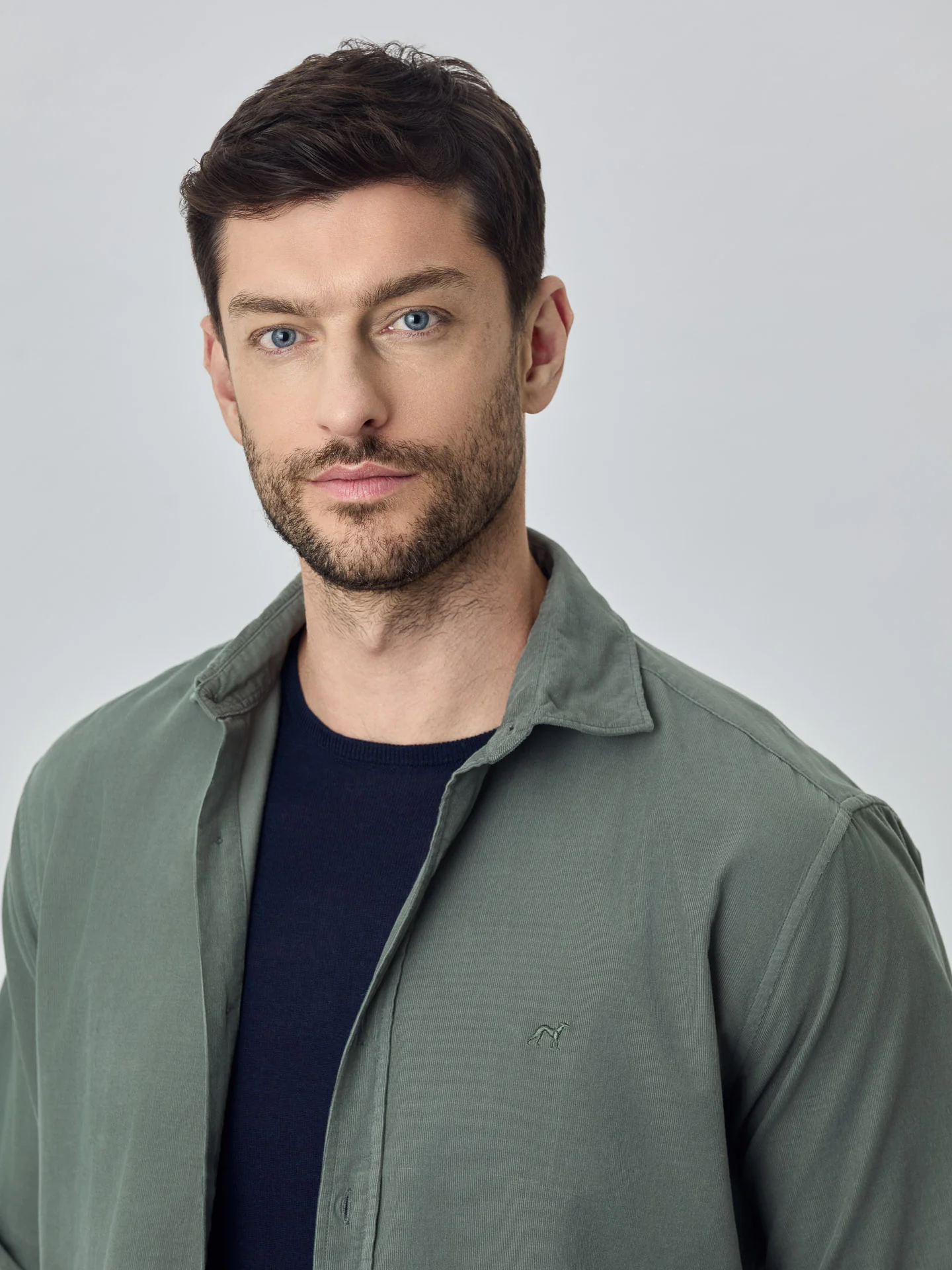 Camisa needlecord macio garment dye - Image 12