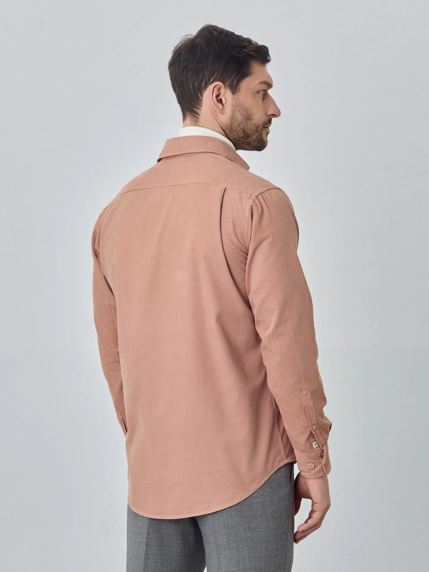 Camisa needlecord macio garment dye - Image 17