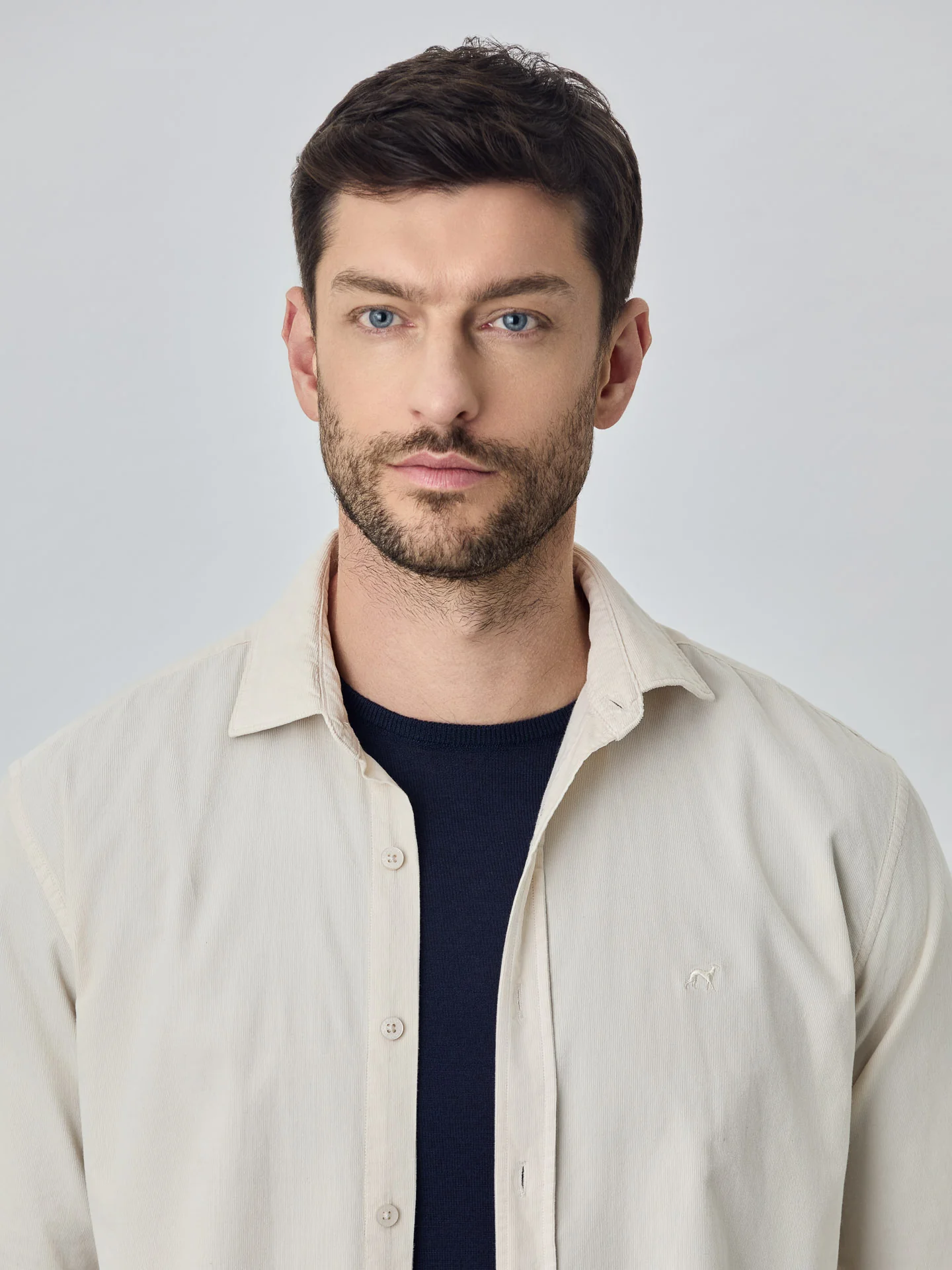 Camisa needlecord macio garment dye - Image 9