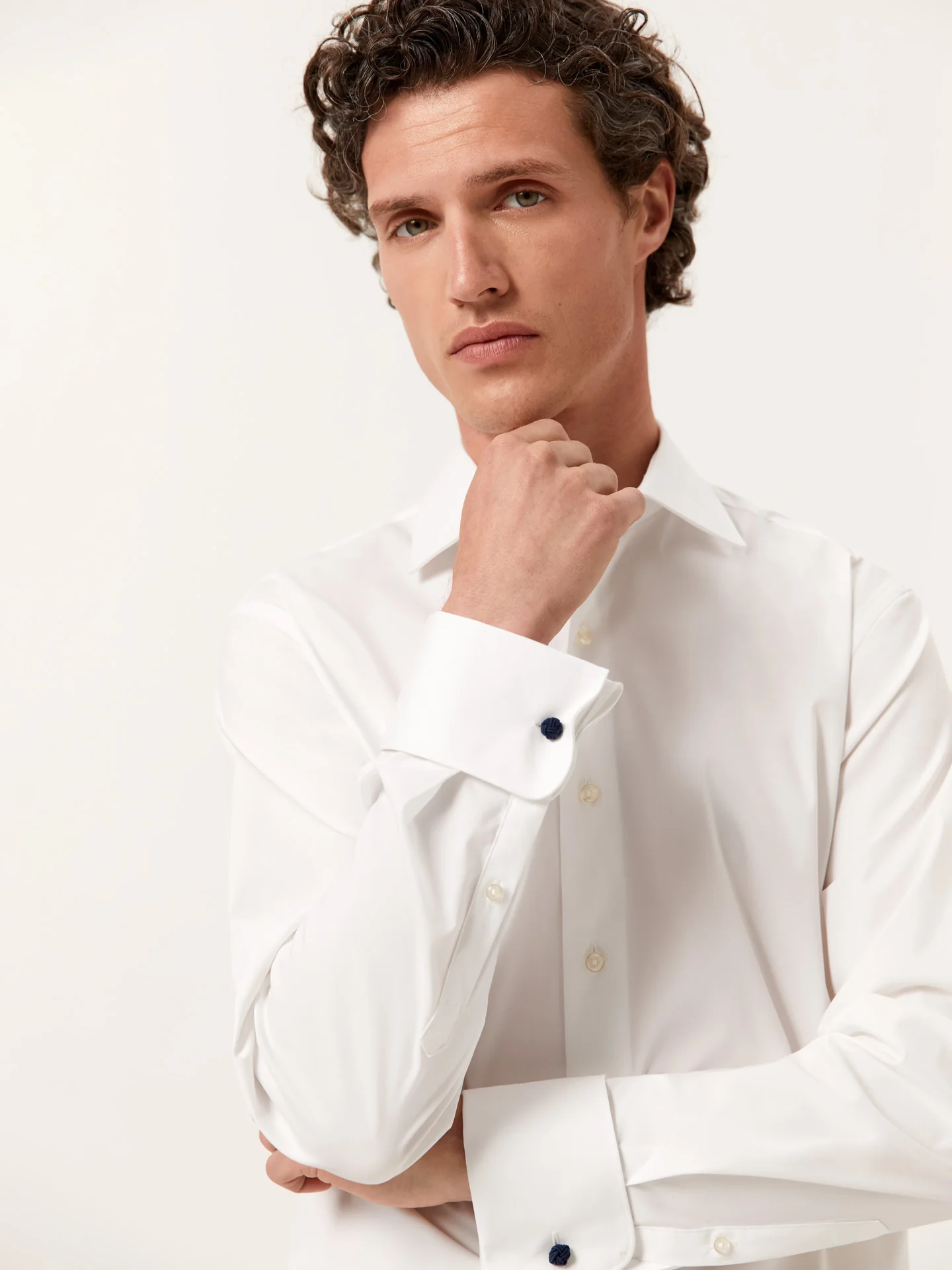 Camisa regular fit Performance em popeline com colarinho Oxford e punhos duplos - Image 5