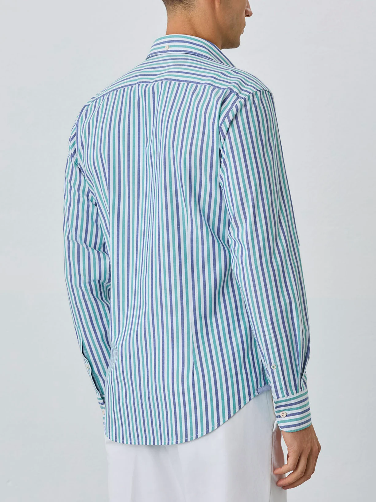 Camisa Slim Fit Com Colarinho Aberto Em Algodão BCI Com Riscas - Image 3