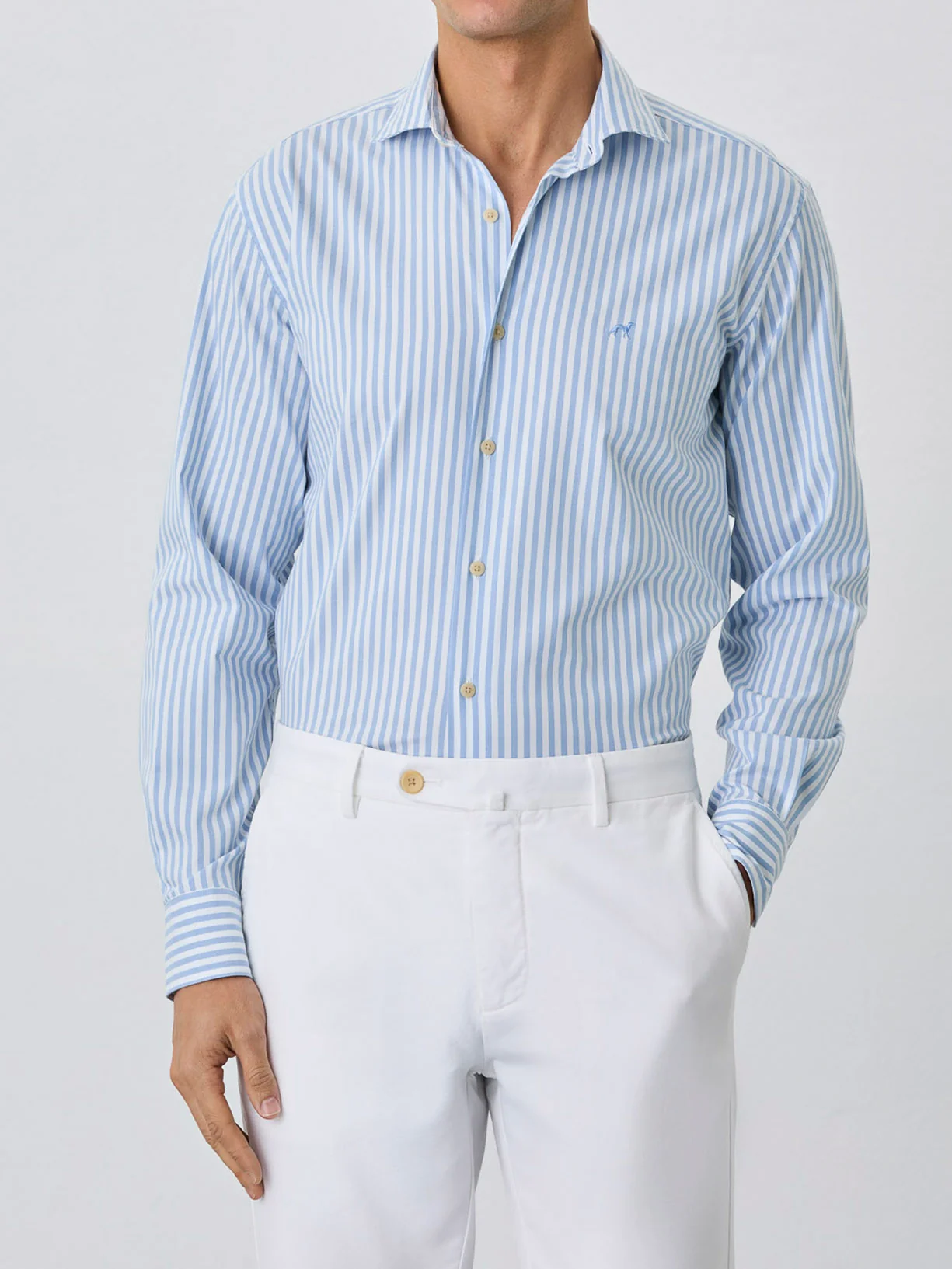 Camisa Slim Fit Com Colarinho Aberto Em Algodão BCI Com Riscas