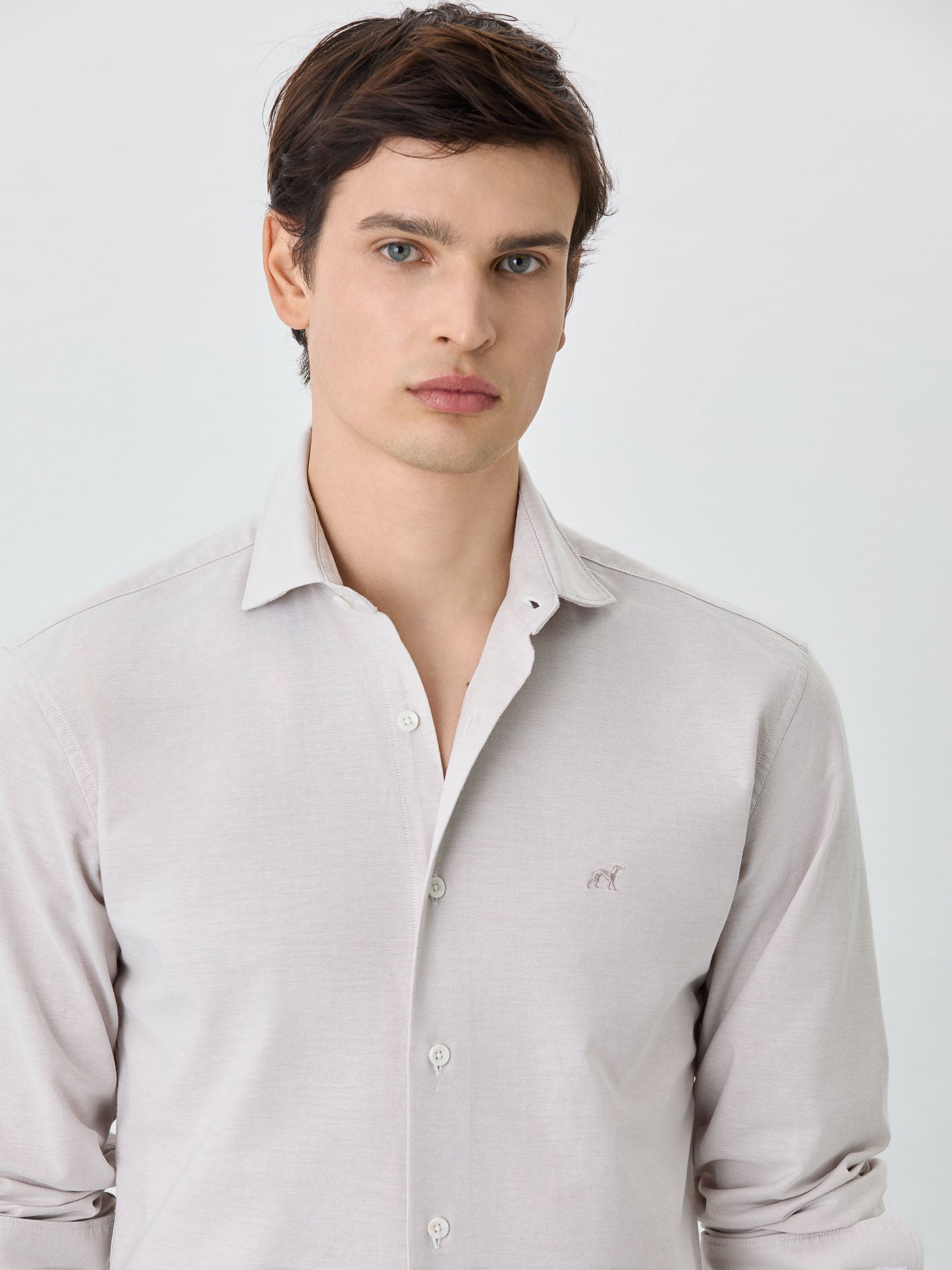 Camisa Slim Fit Com Colarinho Aberto Em Algodão E Elastano - Image 8