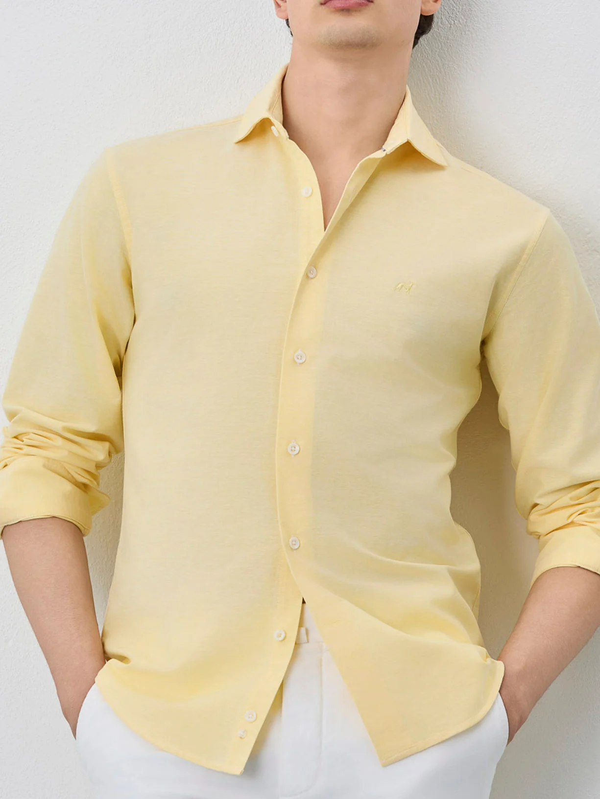 Camisa Slim Fit Com Colarinho Aberto Em Algodão E Elastano - Image 12