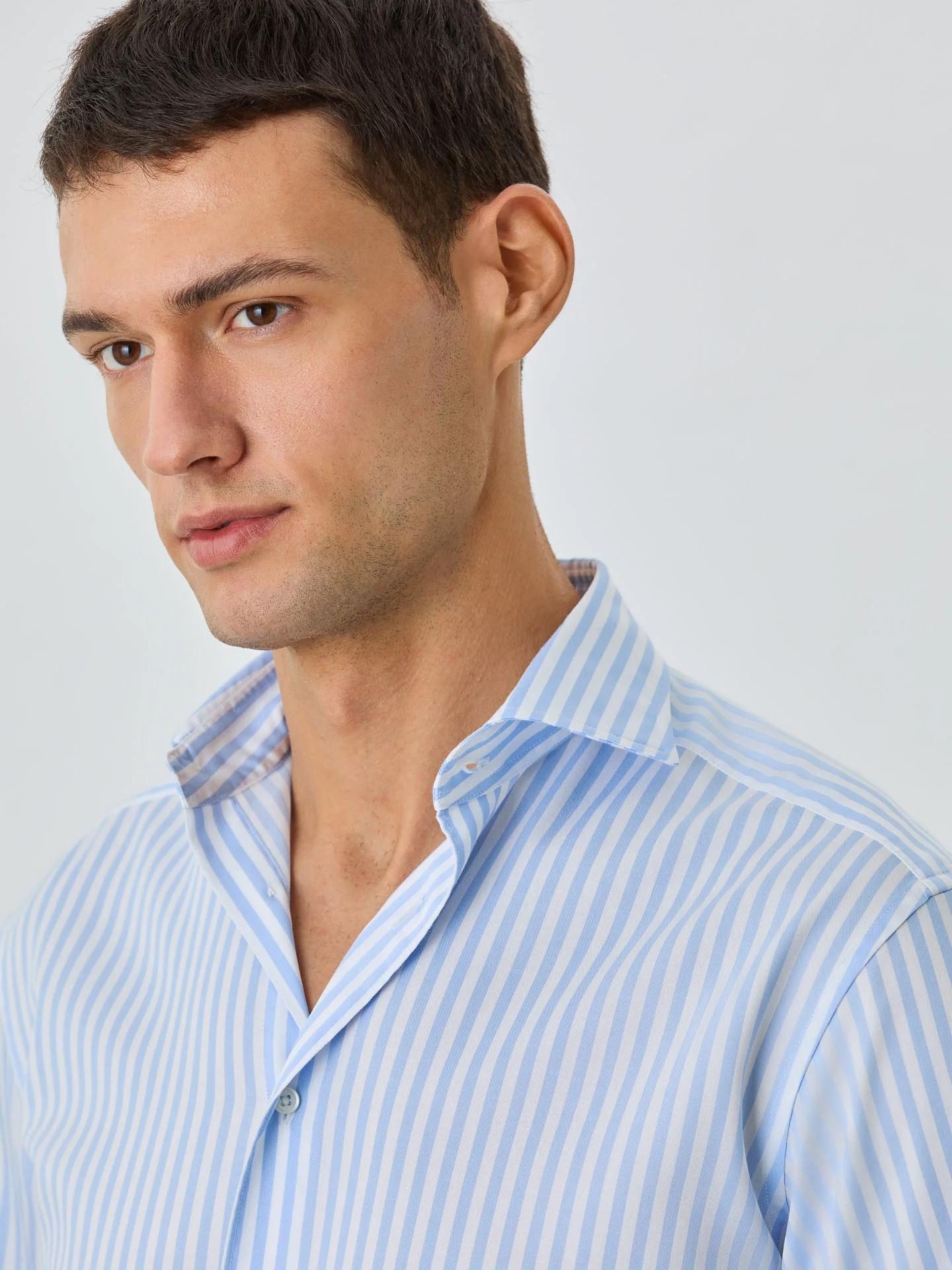 Camisa Slim Fit Com Colarinho Bristol Em Algodão Com Riscas - Image 2