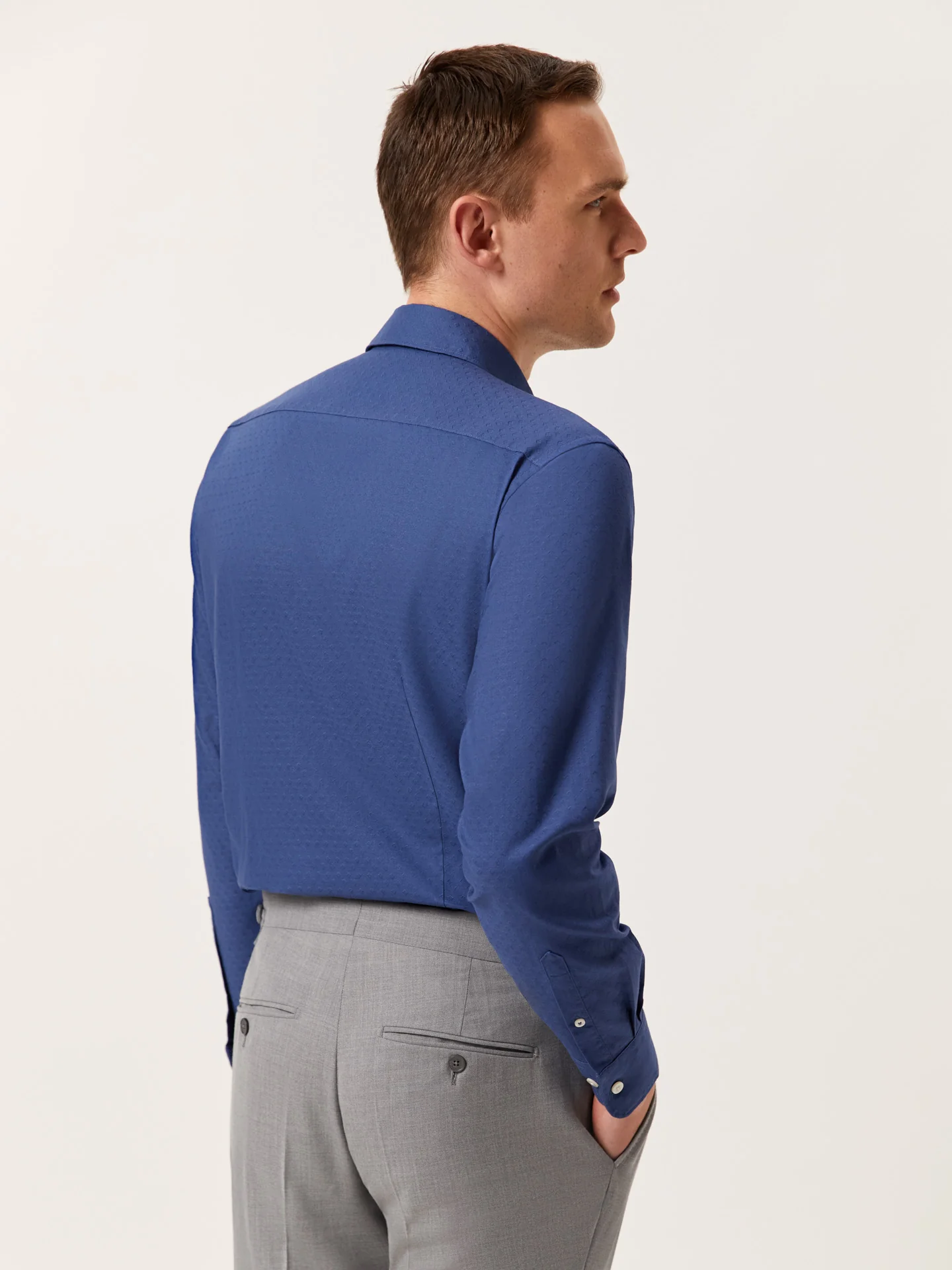 Camisa slim fit de algodão linho com padrão jacquard e colarinho aberto - Image 3