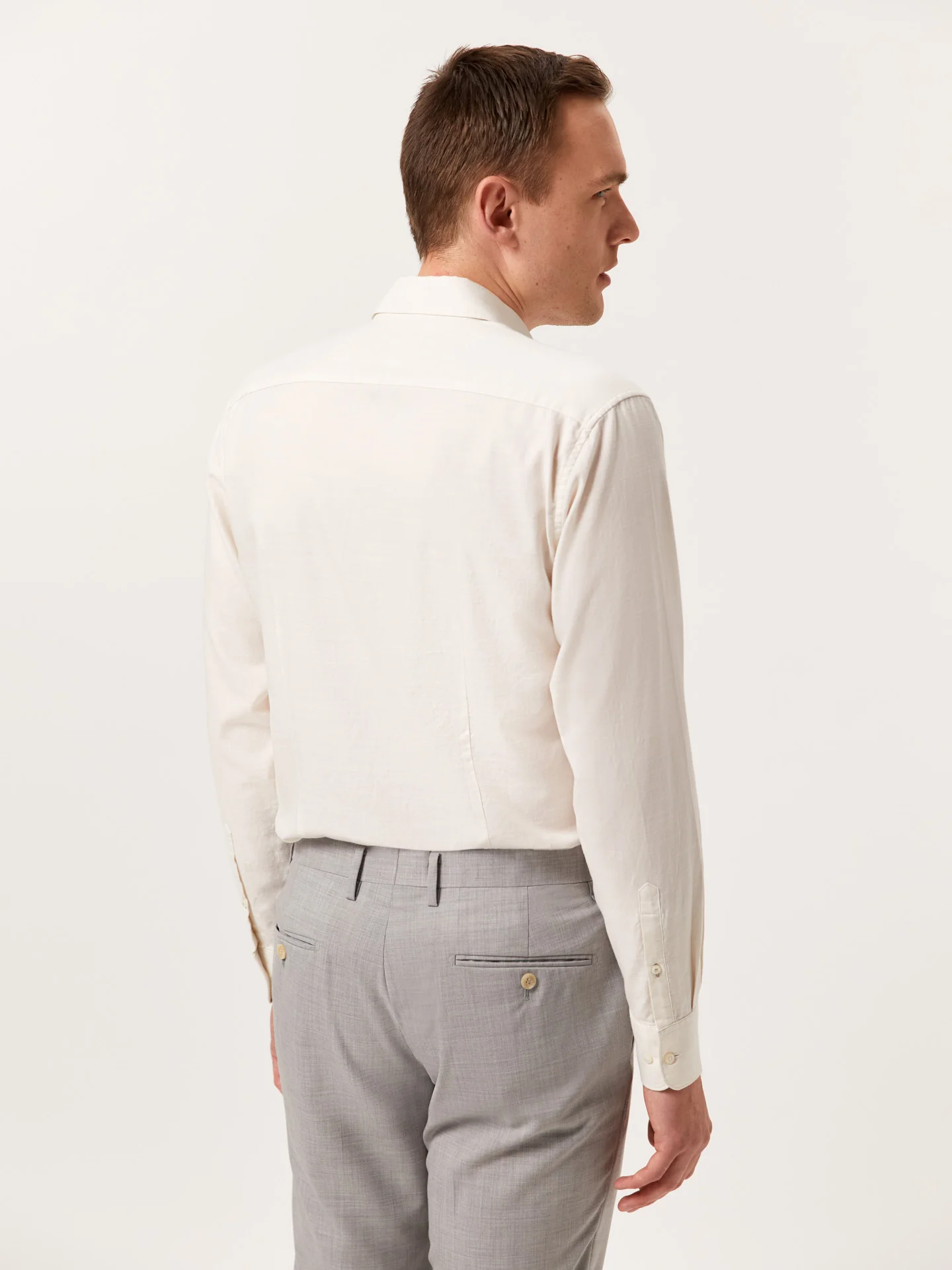 Camisa slim fit de sarja mescla de algodão slub com colarinho aberto - Image 4