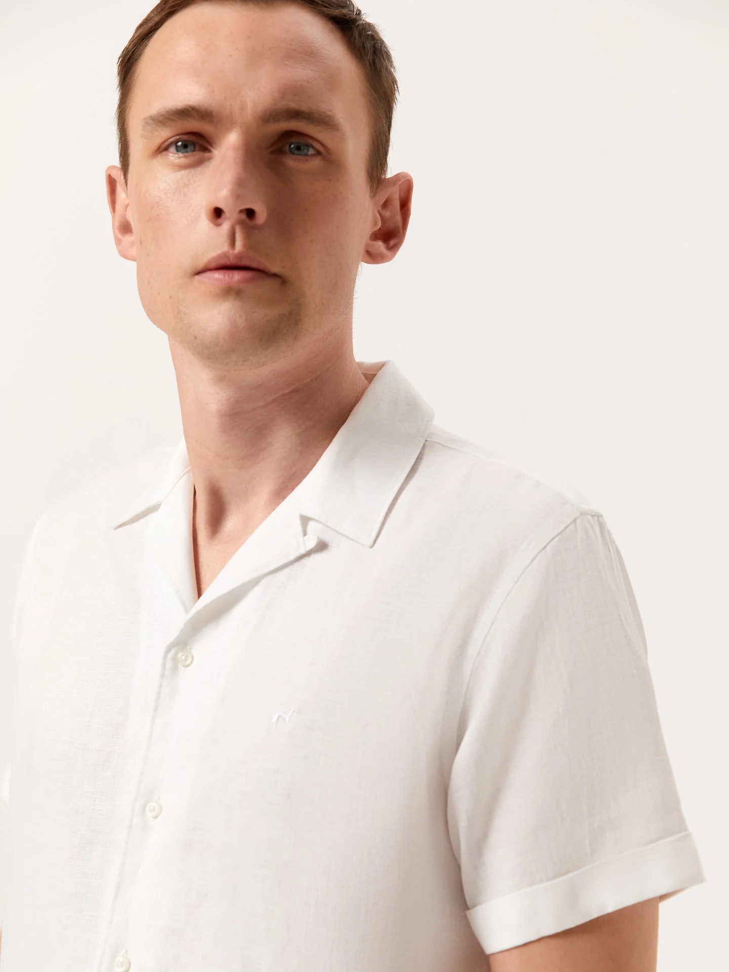 Camisa slim fit em algodão linho garment dye com colarinho Mao - Image 3