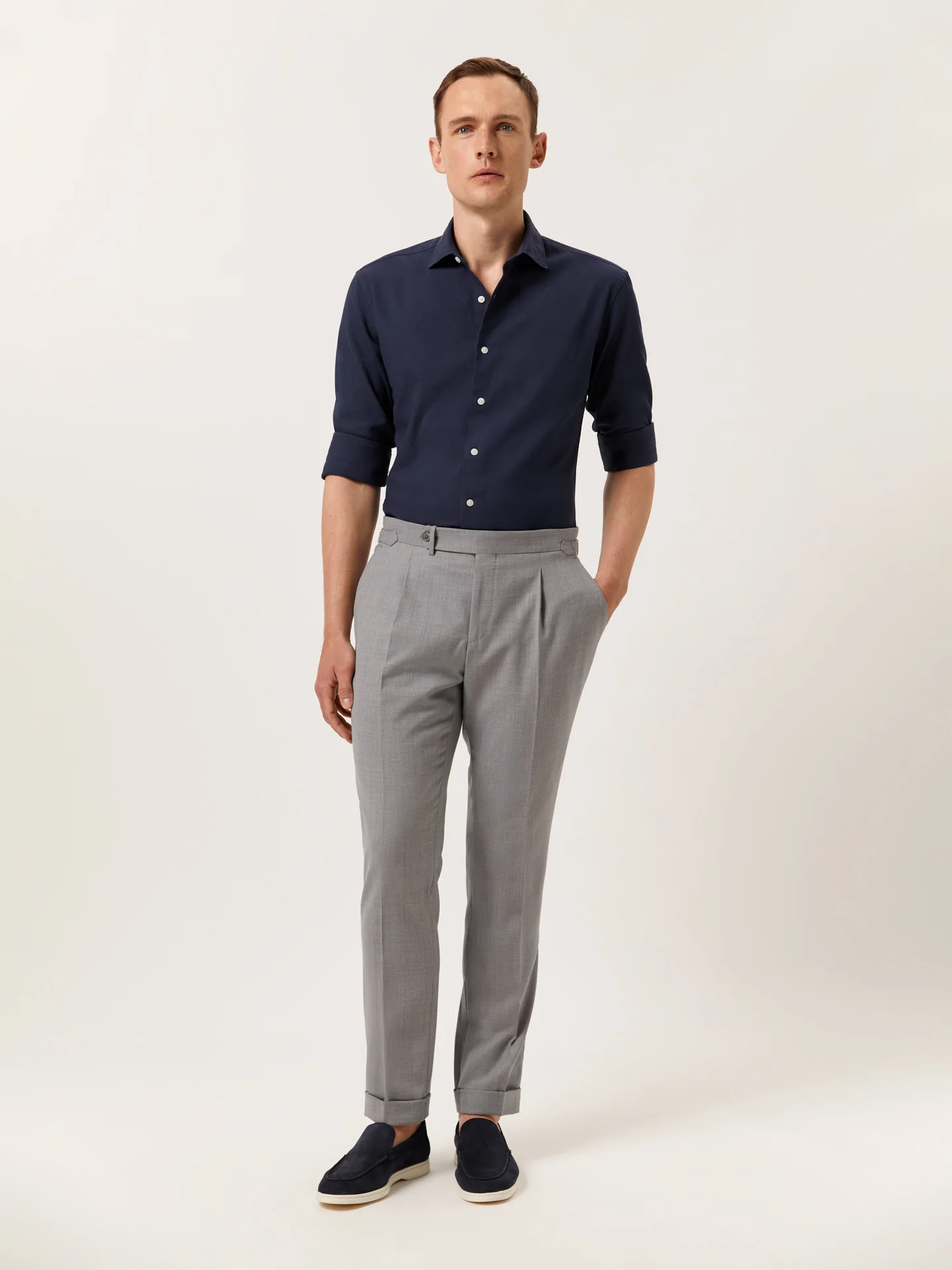 Camisa slim fit em estrutura piqué garment dye com colarinho aberto