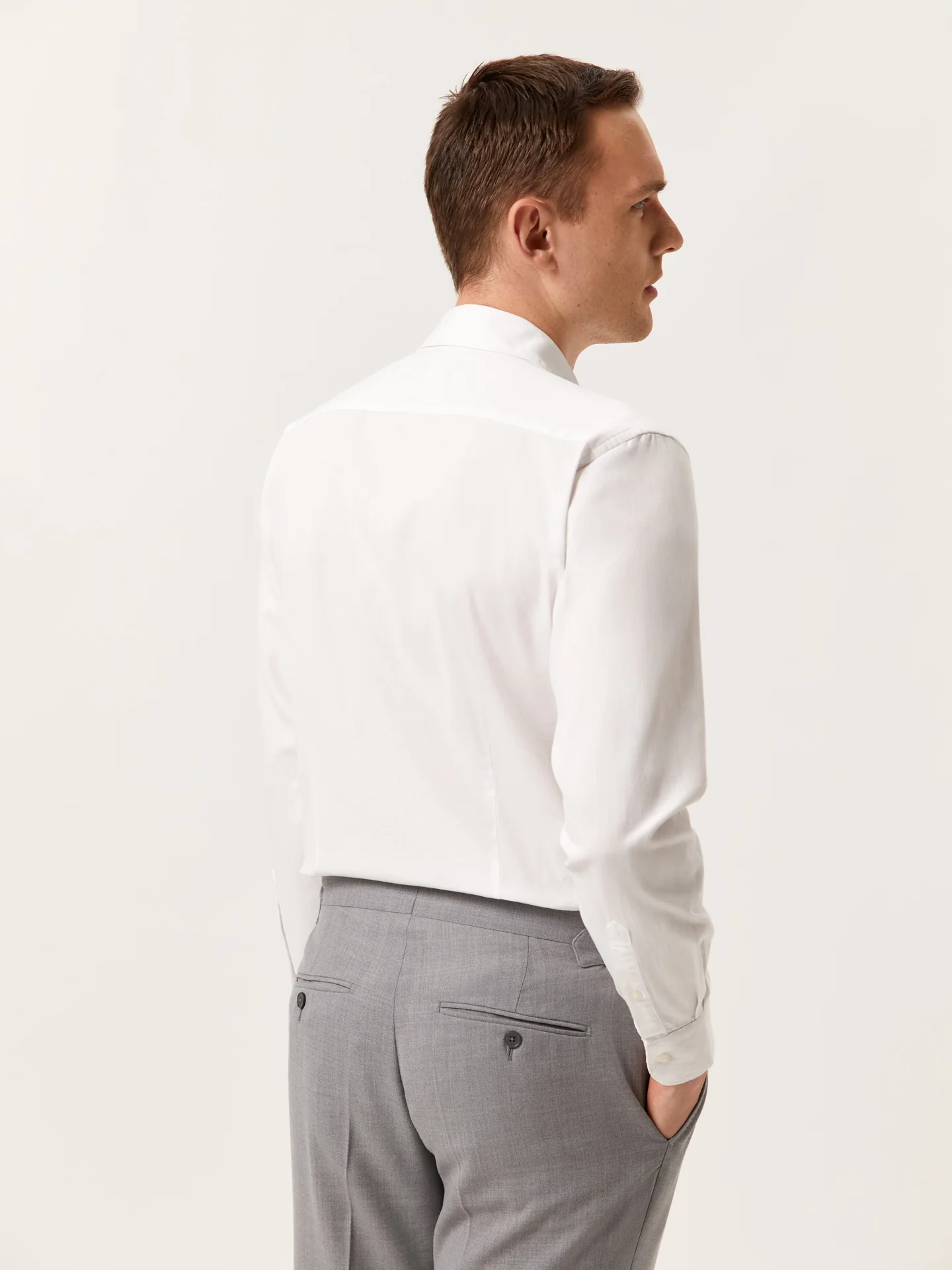 Camisa slim fit em estrutura piqué garment dye com colarinho aberto - Image 16