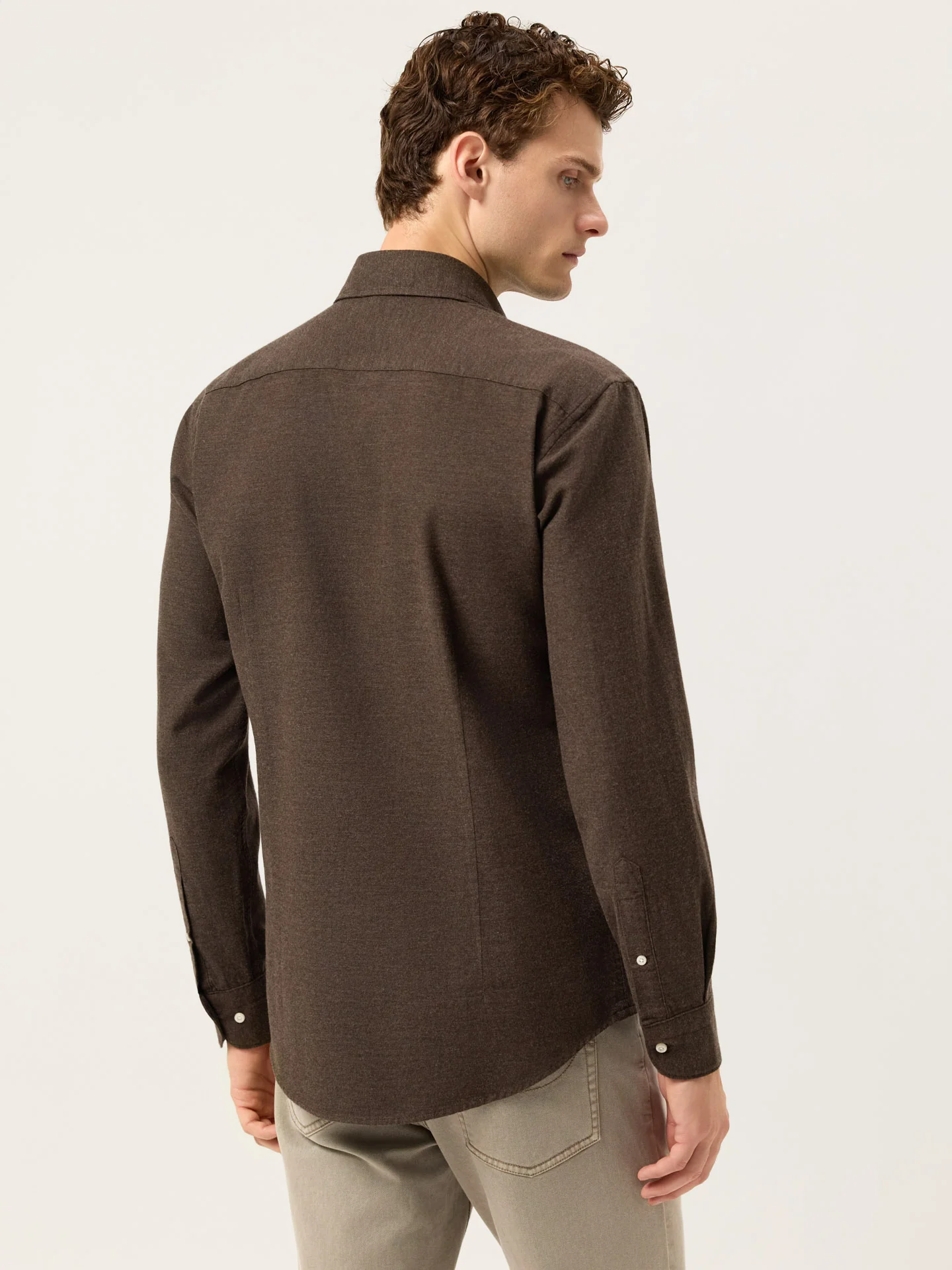 Camisa Slim Fit em Flanela de Algodão Suave com Colarinho Newport - Image 3