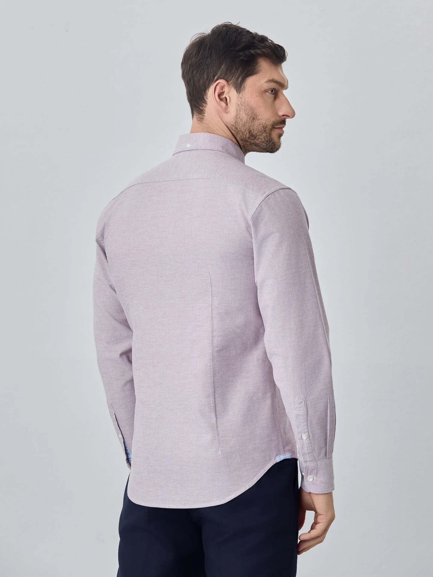 Camisa slim fit em oxford liso 100% algodão BCI - Image 3