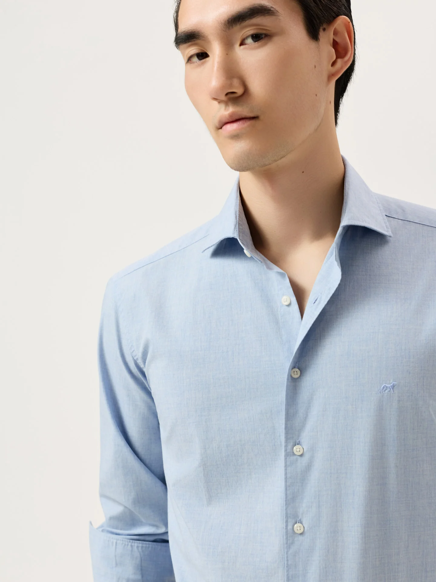 Camisa Slim Fit em Popeline Mélange de Algodão com Colarinho Newport - Image 5