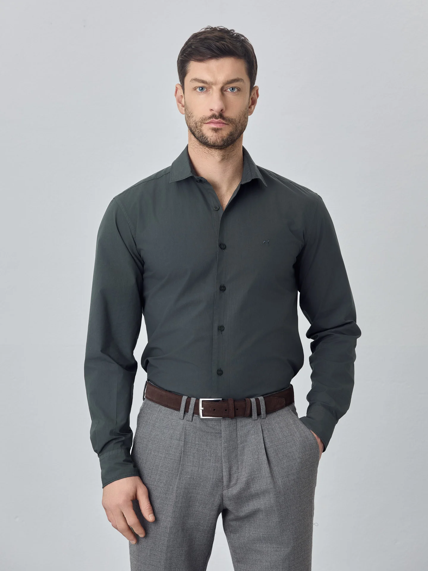Camisa slim fit em popeline over dye