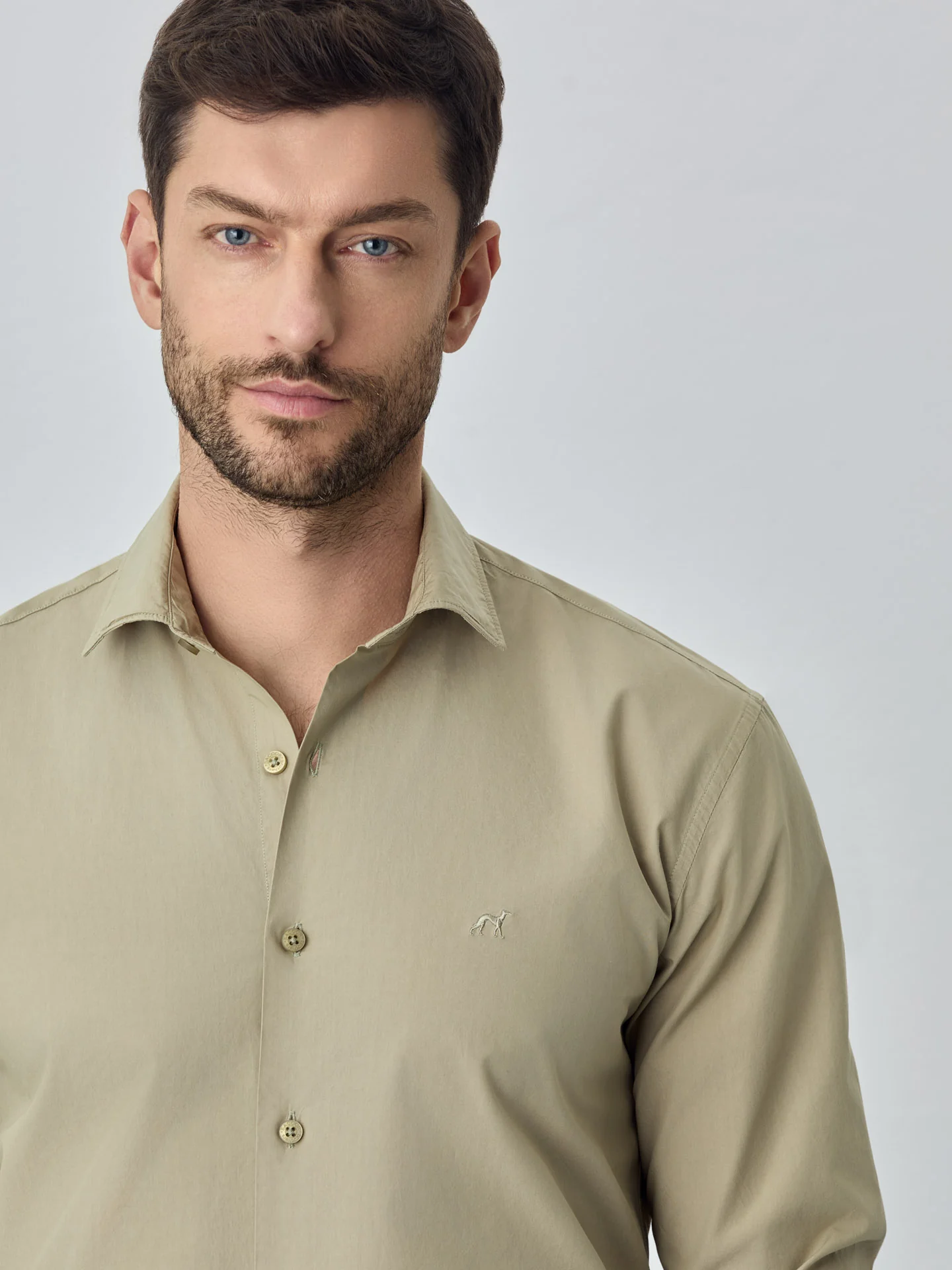Camisa slim fit em popeline over dye - Image 18