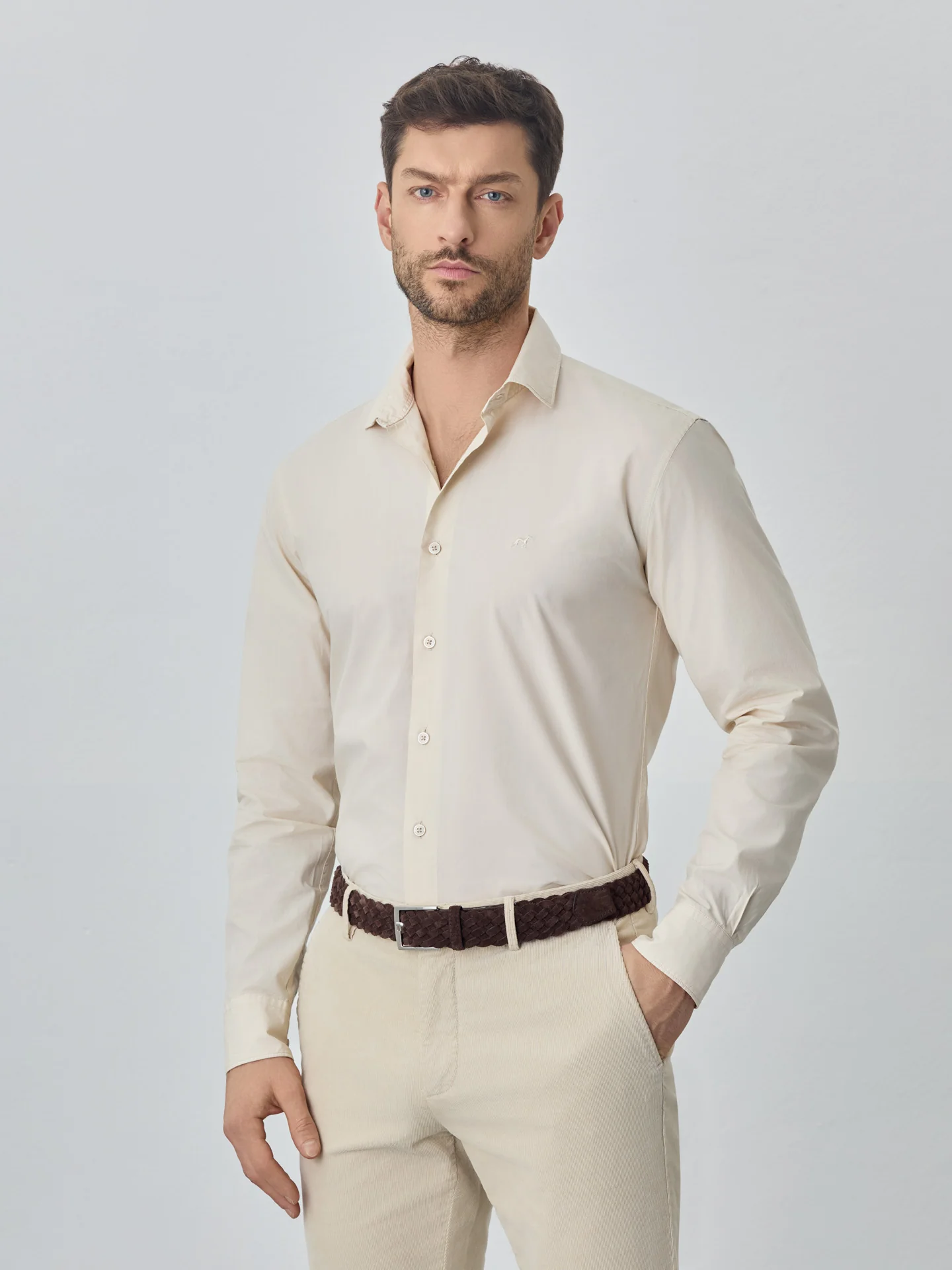 Camisa slim fit em popeline over dye - Image 5