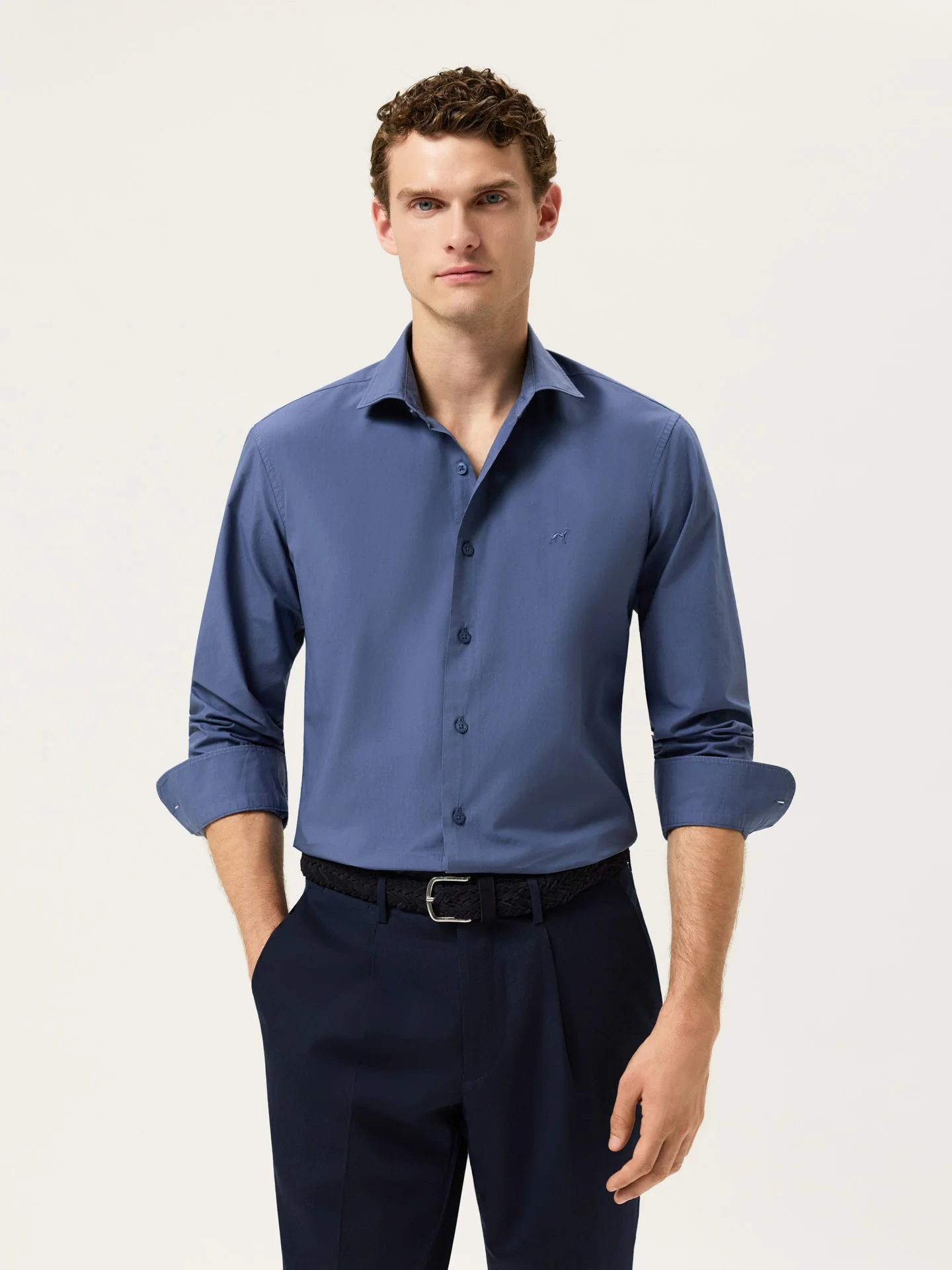 Camisa Slim Fit em Popeline Overdye com Colarinho Aberto