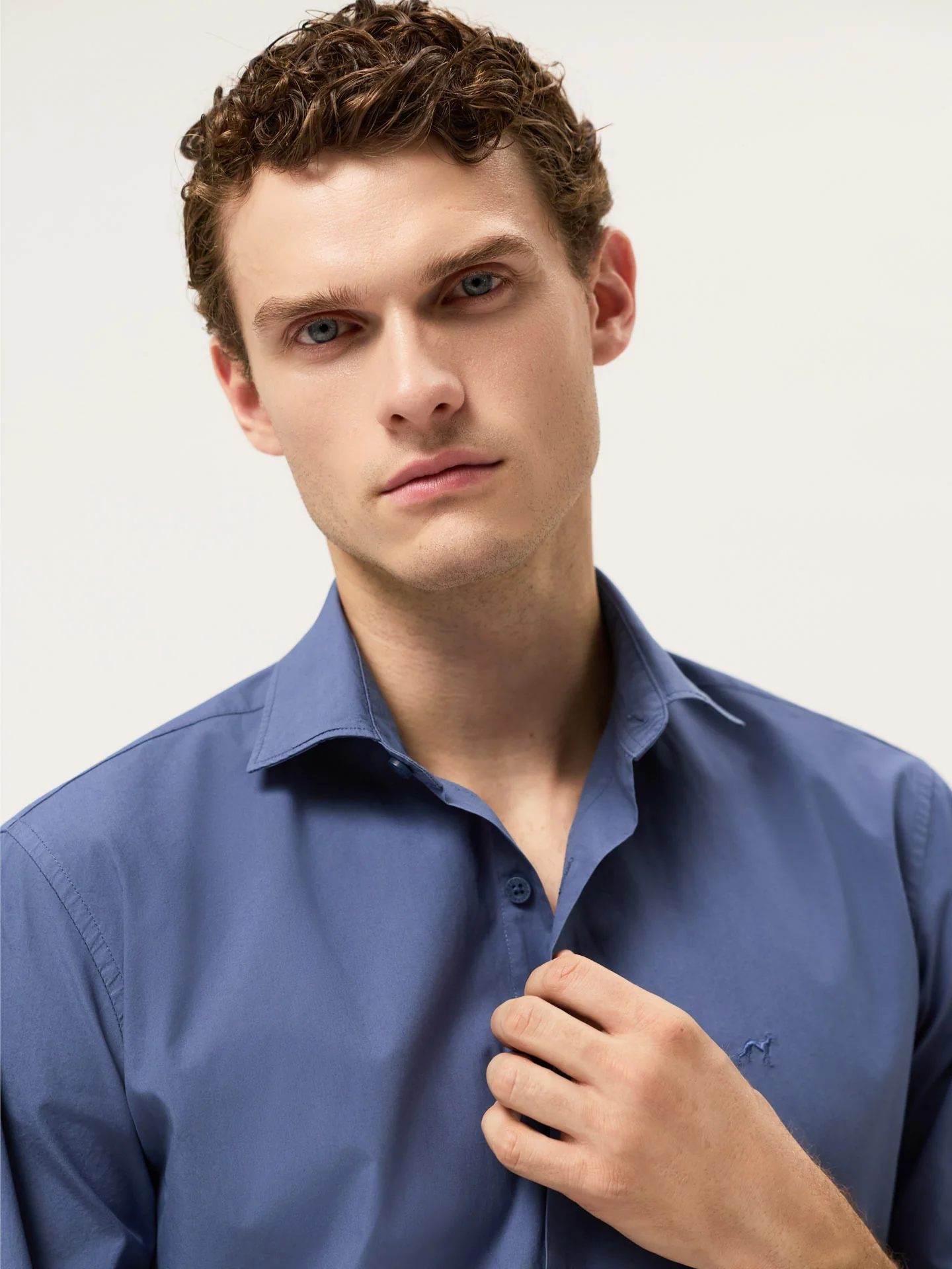 Camisa Slim Fit em Popeline Overdye com Colarinho Aberto - Image 2