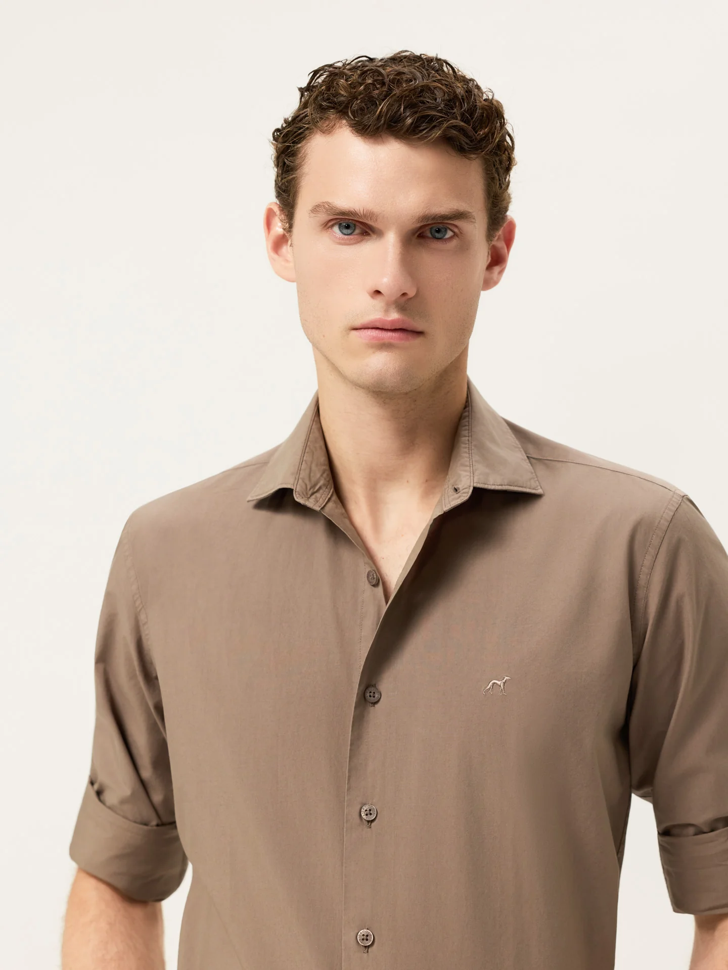 Camisa Slim Fit em Popeline Overdye com Colarinho Aberto - Image 30