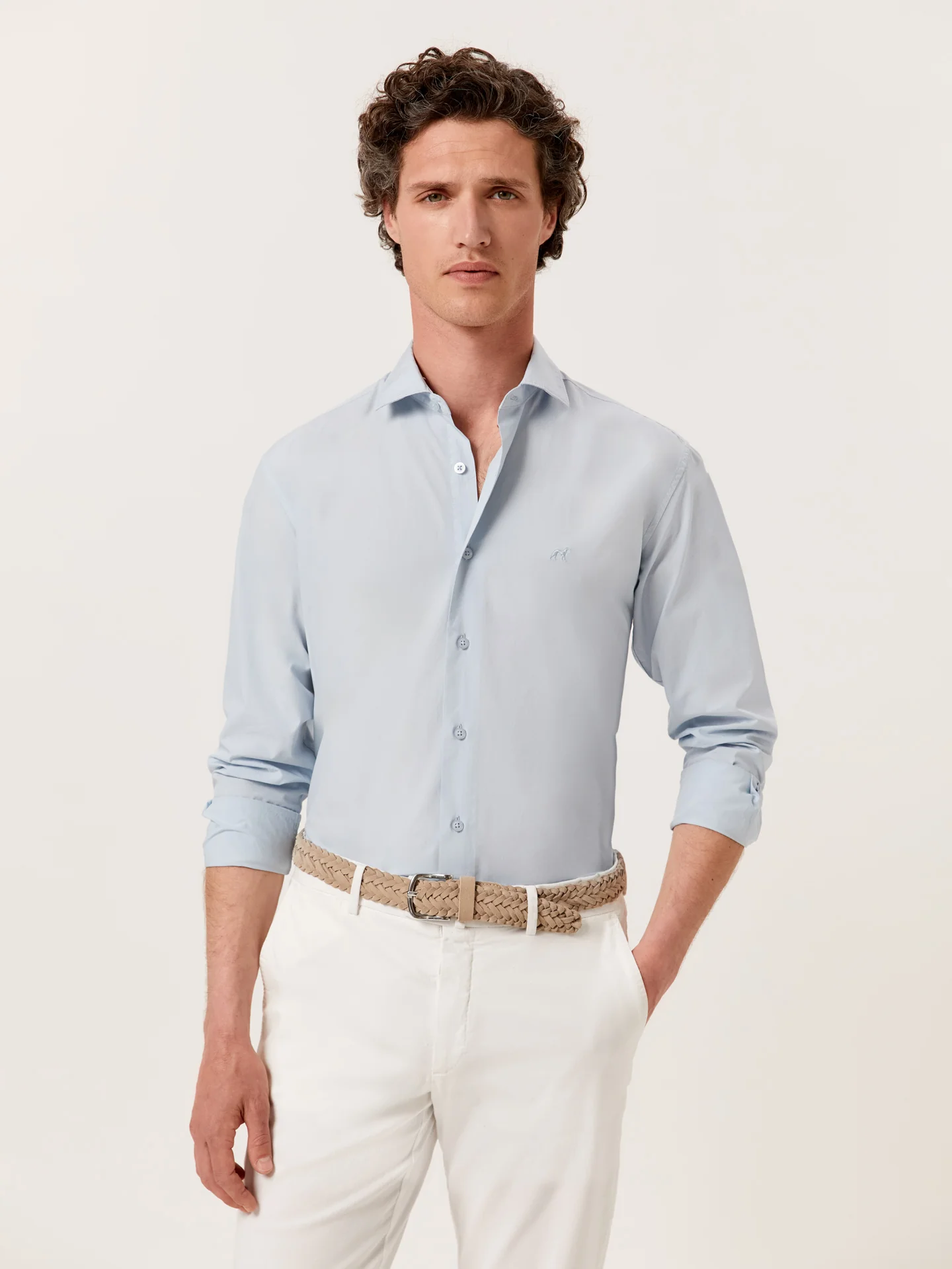 Camisa slim fit em popeline Overdye com colarinho aberto - Image 24