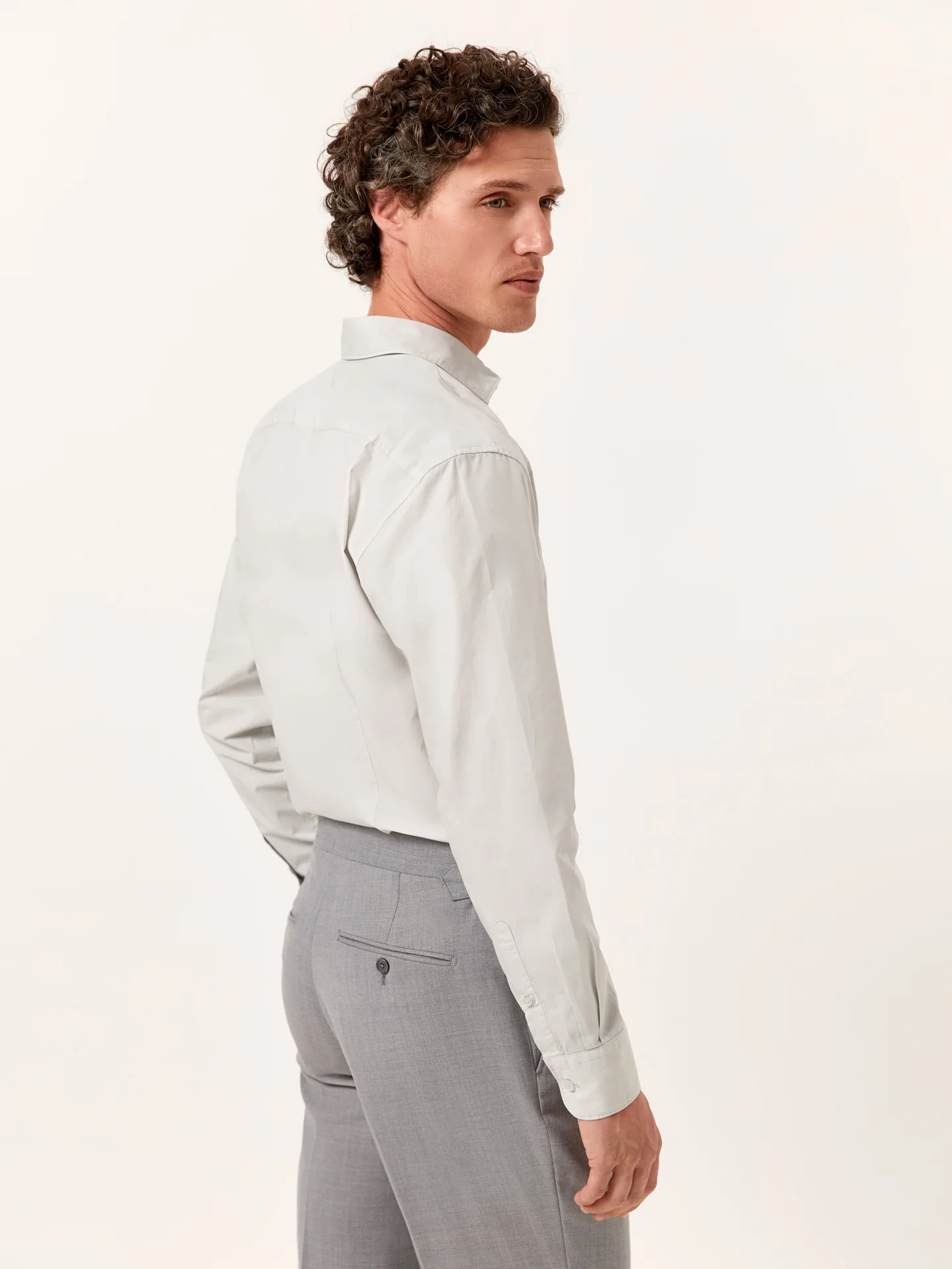 Camisa slim fit em popeline Overdye com colarinho aberto - Image 29