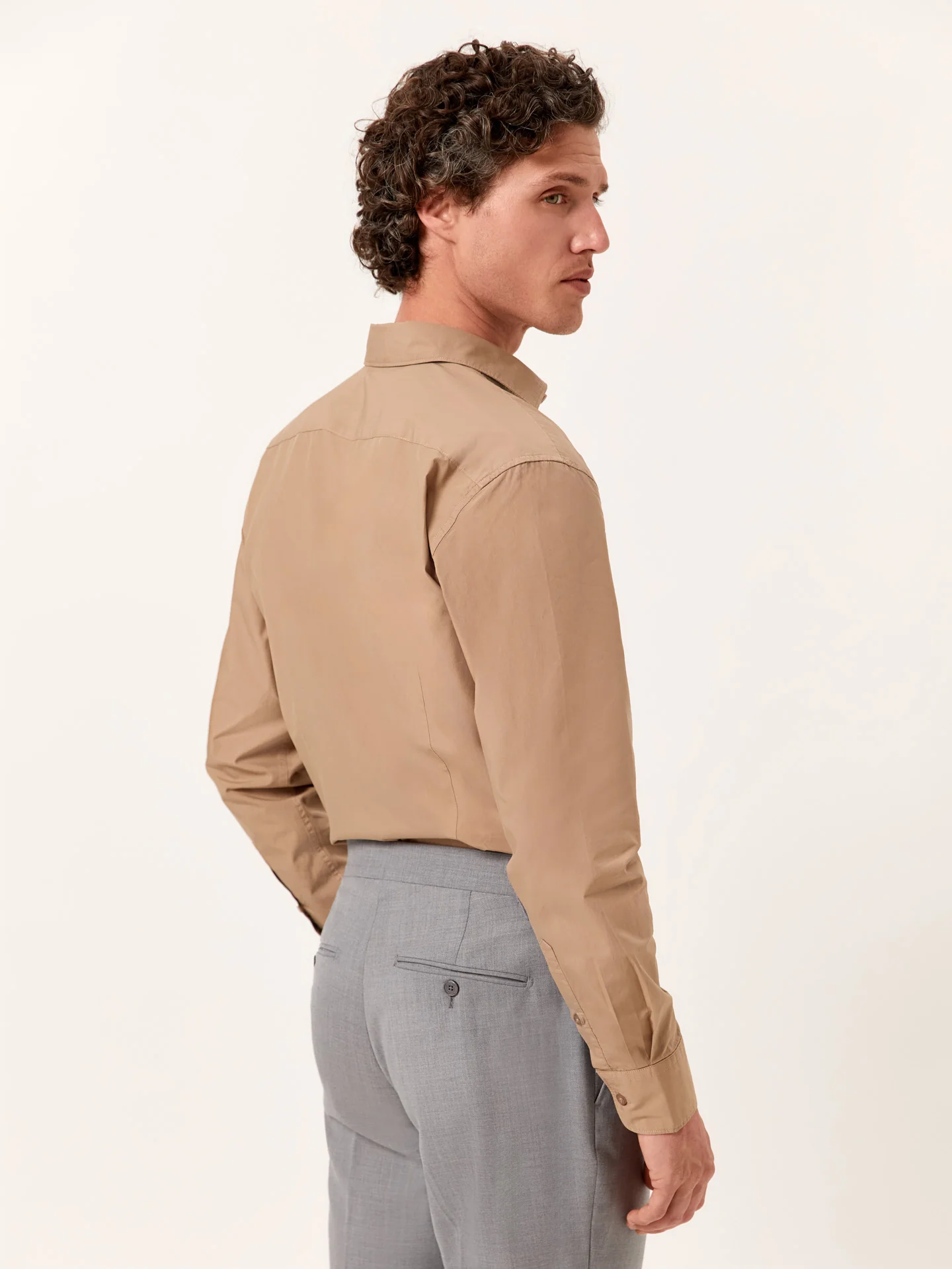 Camisa slim fit em popeline Overdye com colarinho aberto - Image 3